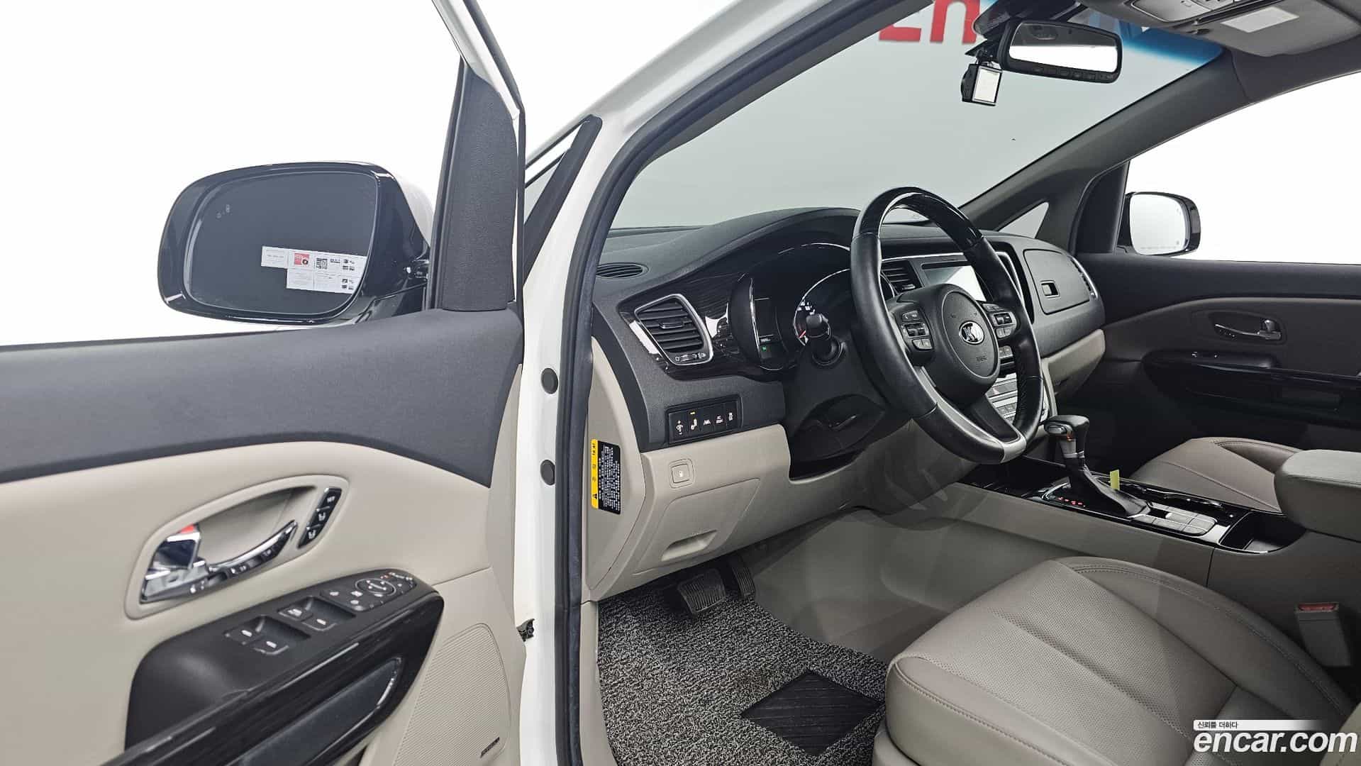 Canival Kia 2020.6-OPTION-015