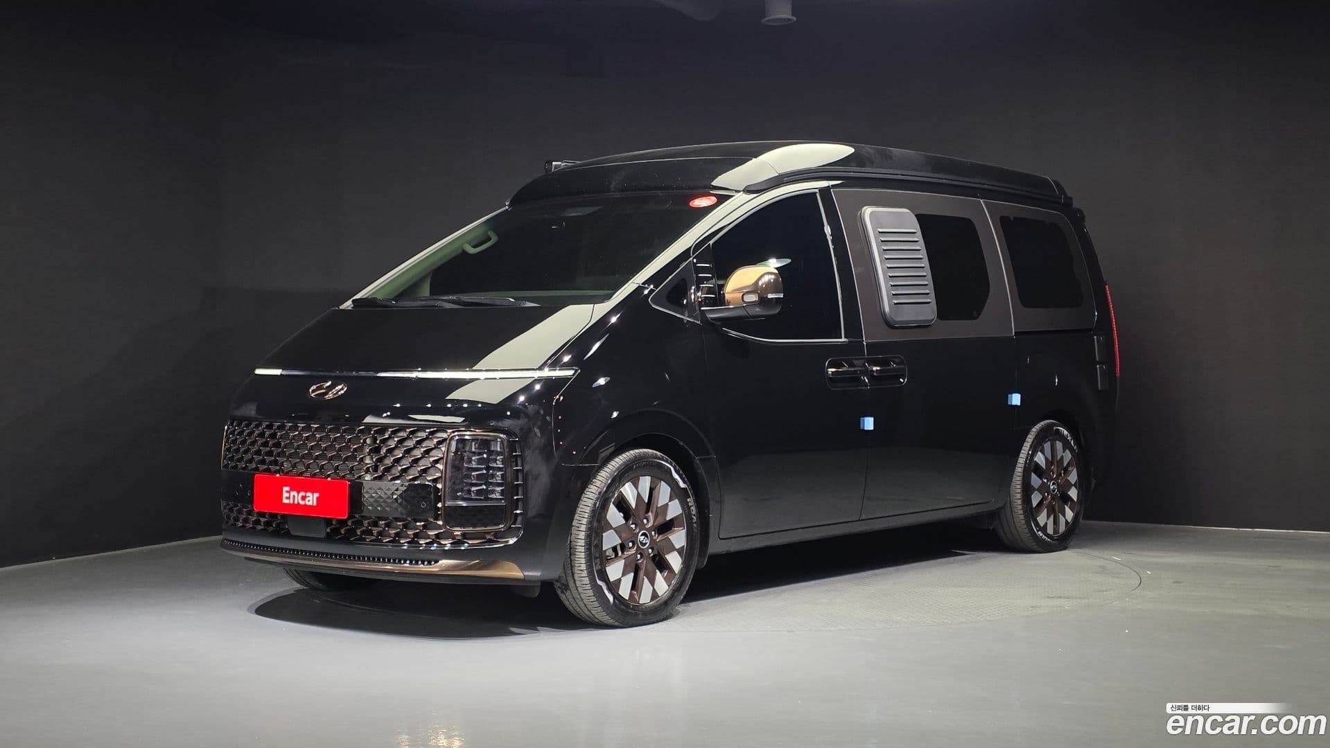Main__Slider__Photo:Staria Hyundai 2023.2-0