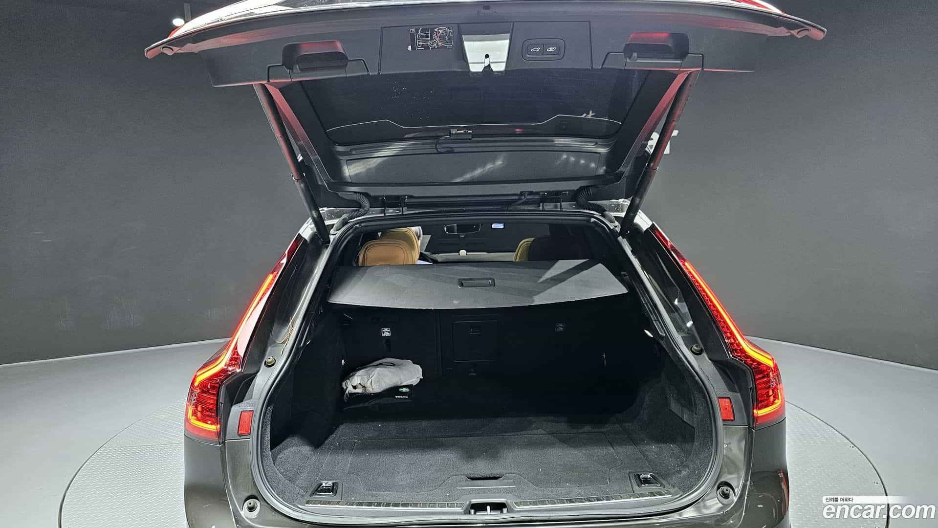 V90 Volvo 2021.0-OPTION-024
