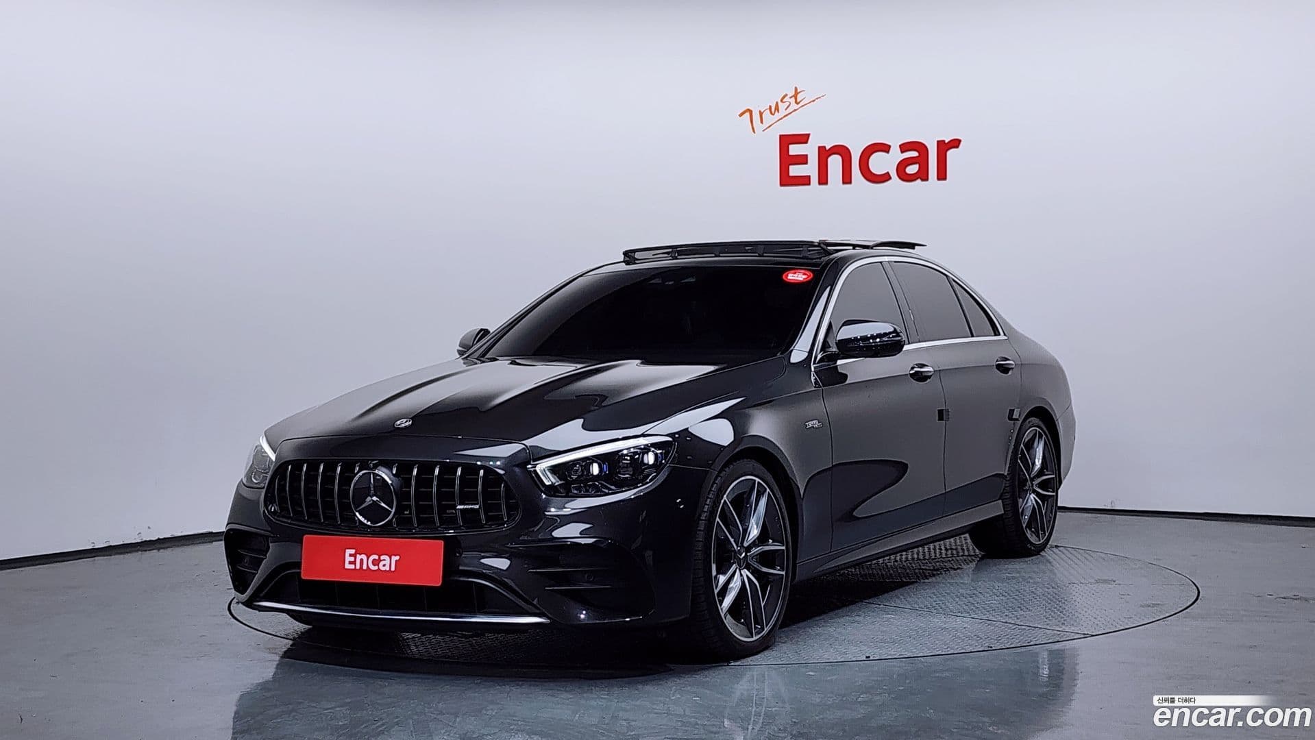 Main__Slider__Photo:E-Class Mercedes-Benz 2021.7-0