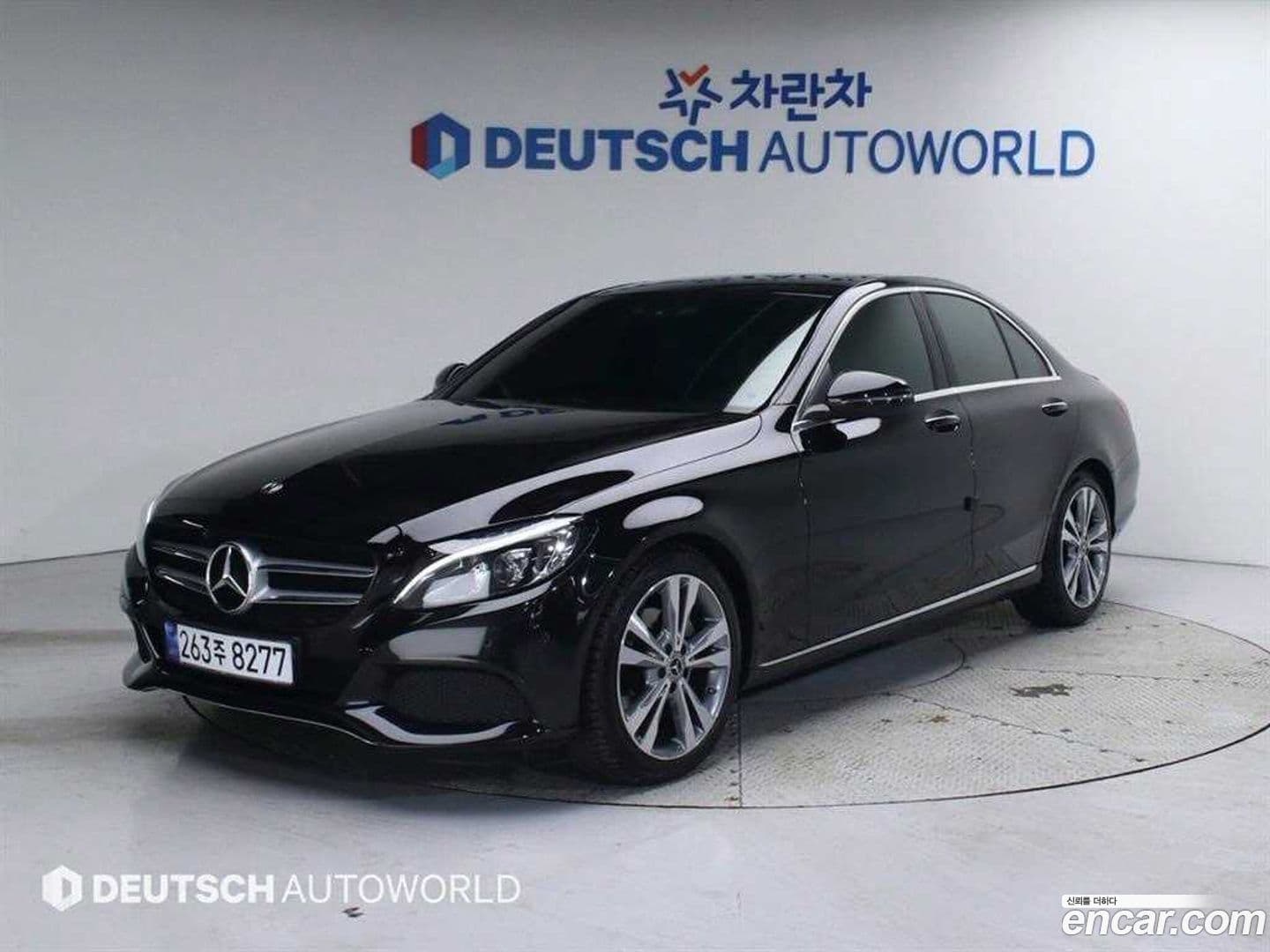 Main__Slider__Photo:C-Class Mercedes-Benz 2017.10-0