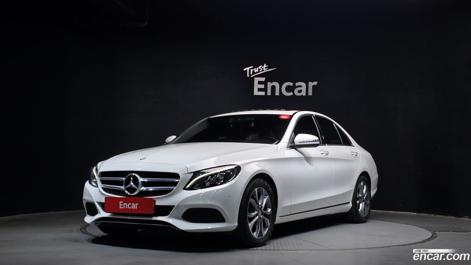 Main__Slider__Photo:C-Class Mercedes-Benz 2016.4-0