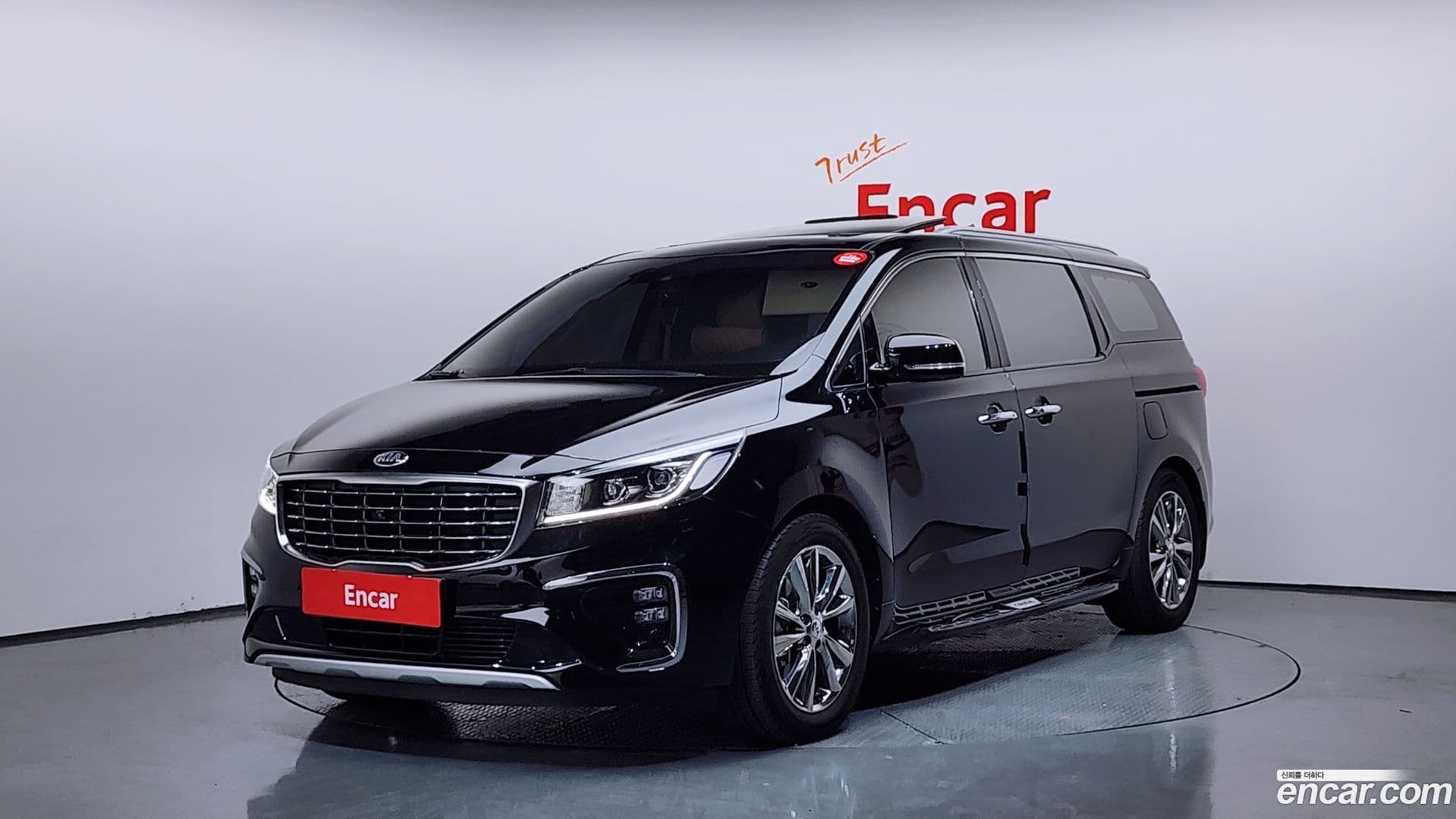 Main__Slider__Photo:Canival Kia 2019.4-0