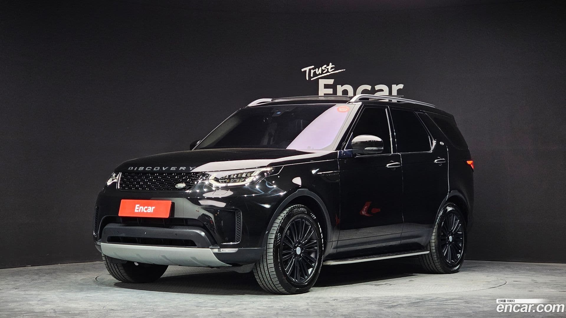 Main__Slider__Photo:Discovery Land Rover 2020.10-0