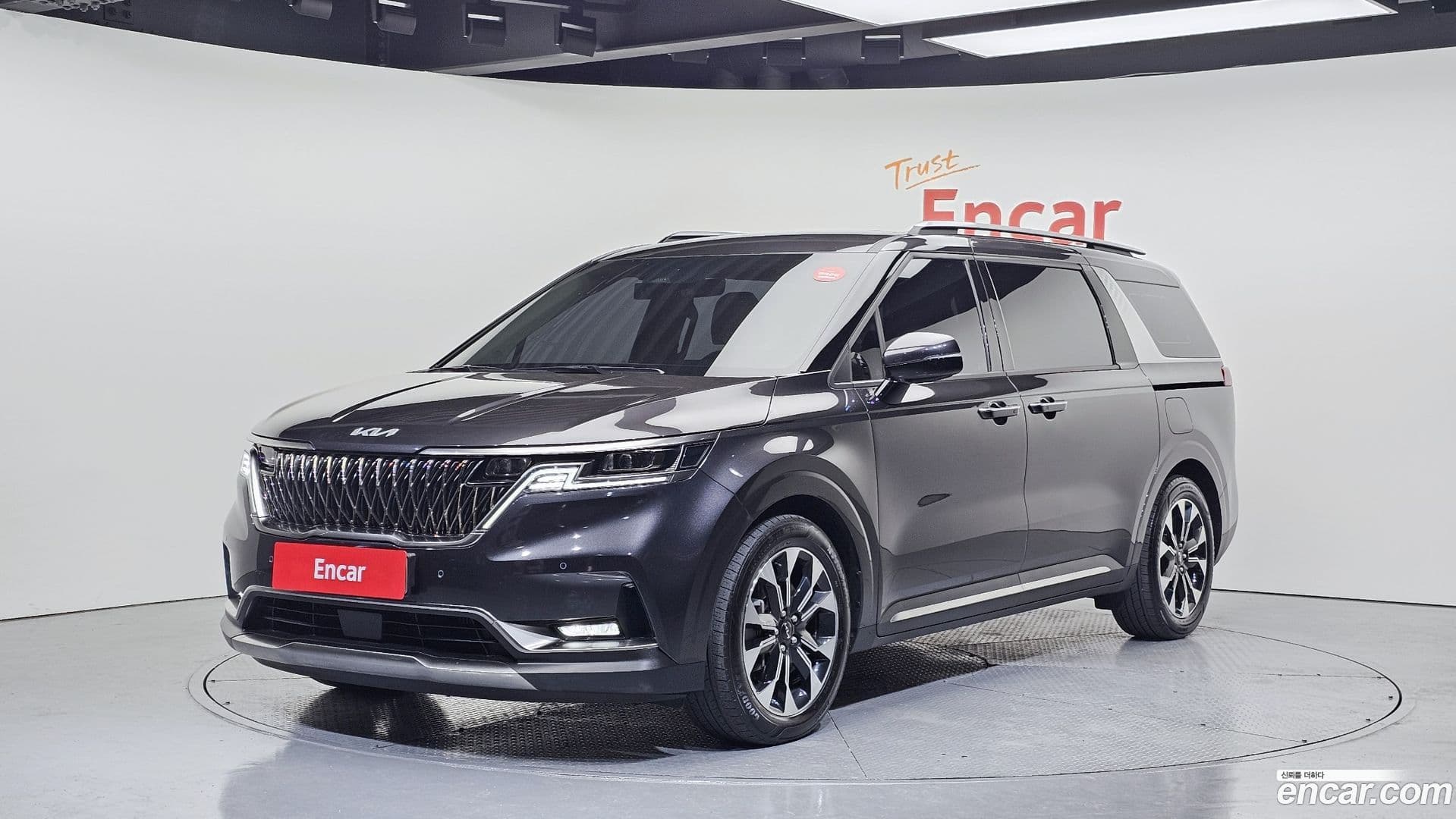 Main__Slider__Photo:Canival Kia 2023.3-0