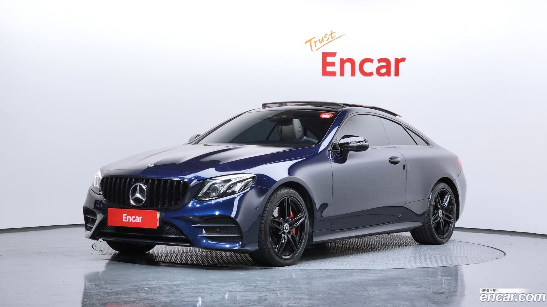 Main__Slider__Photo:E-Class Mercedes-Benz 2018.4-0
