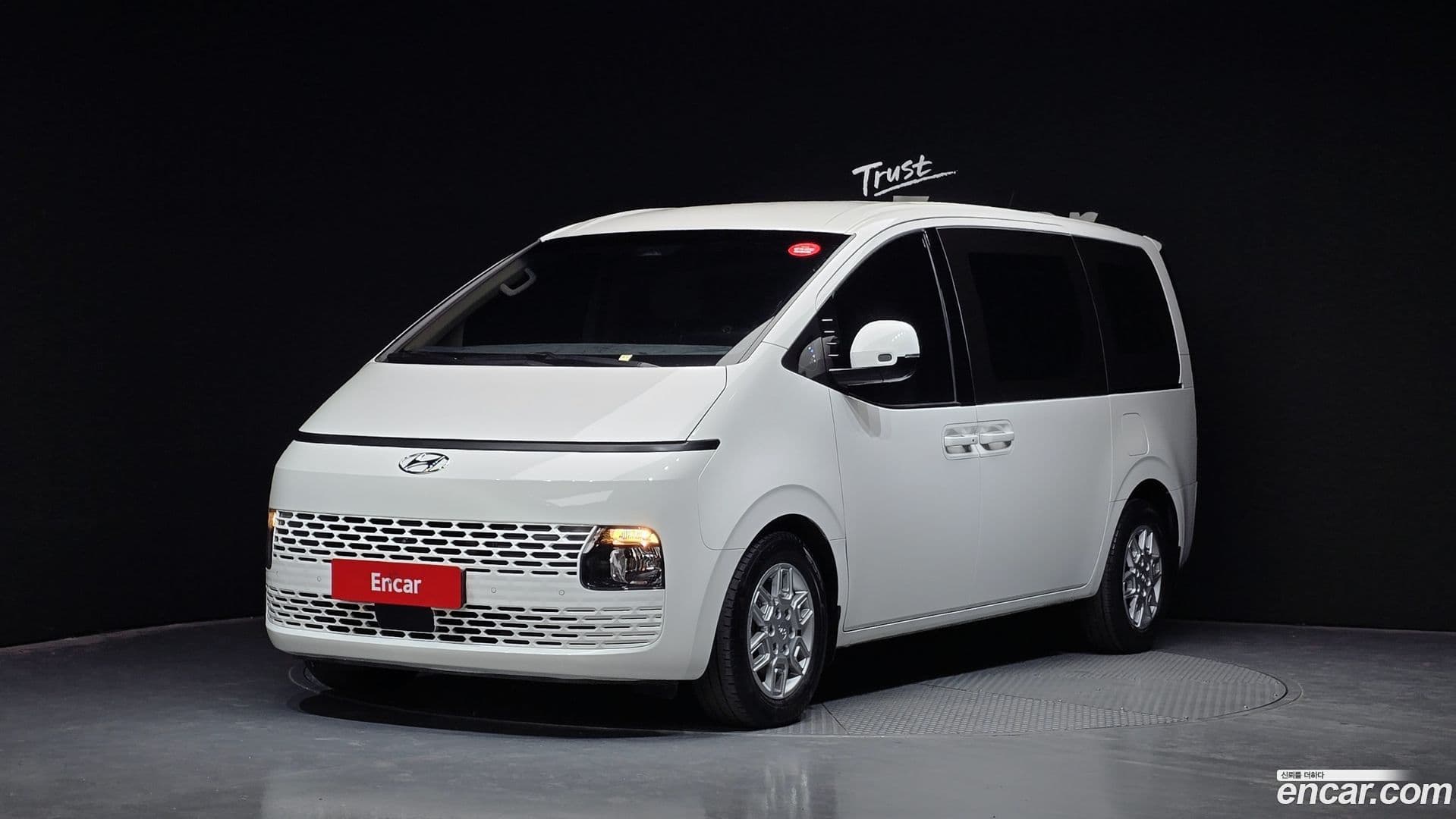 Main__Slider__Photo:Staria Hyundai 2022.5-0