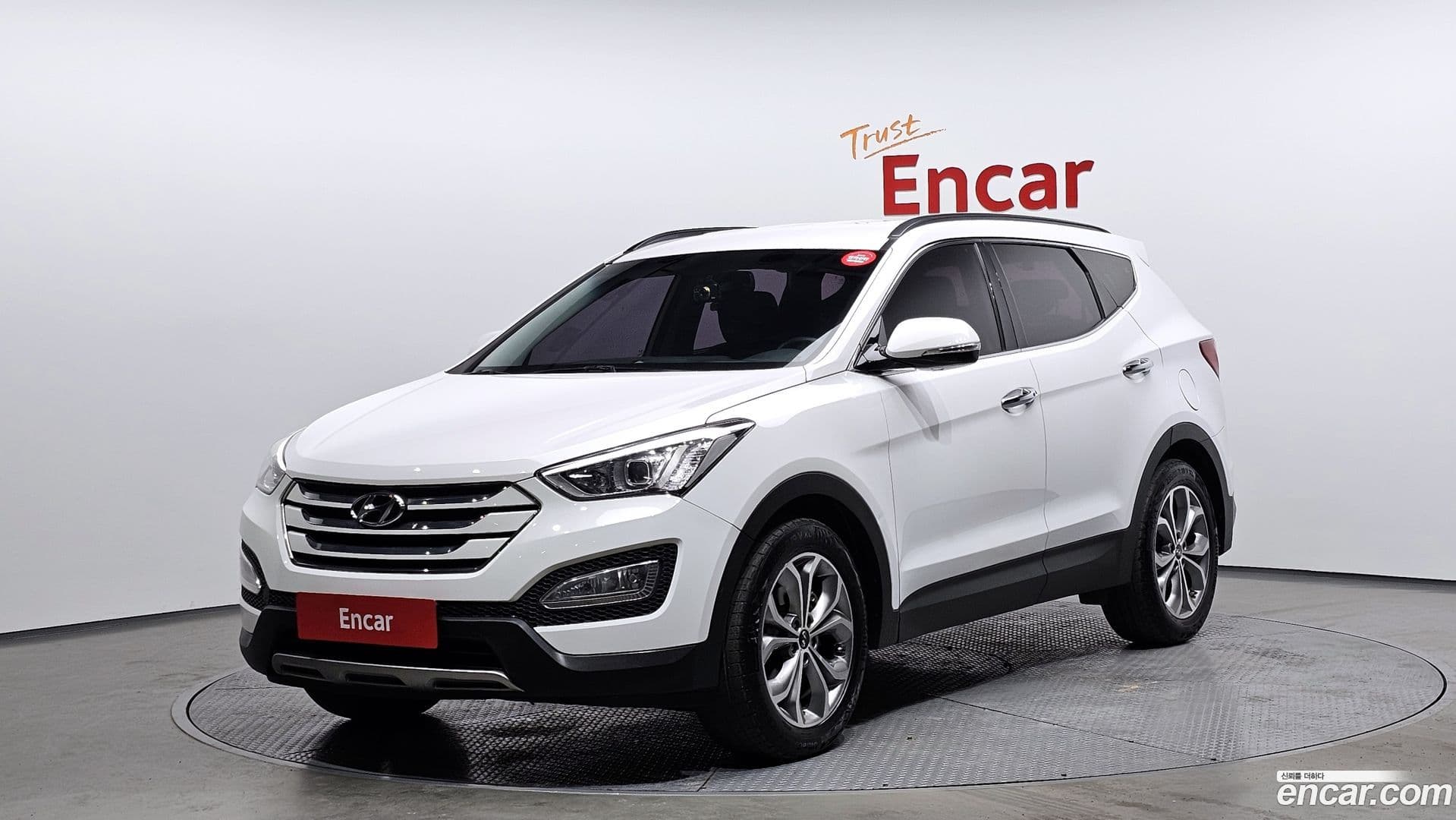 Main__Slider__Photo:Santafe Hyundai 2015.0-0