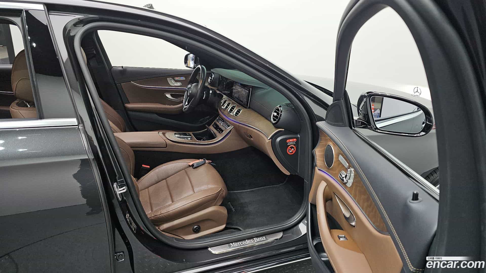 E-Class Mercedes-Benz 2020.10-OPTION-015
