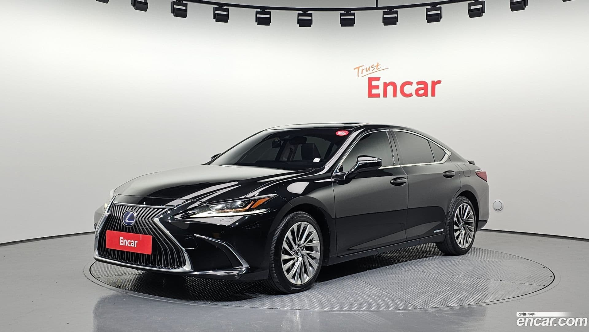Main__Slider__Photo:ES Lexus 2021.0-0