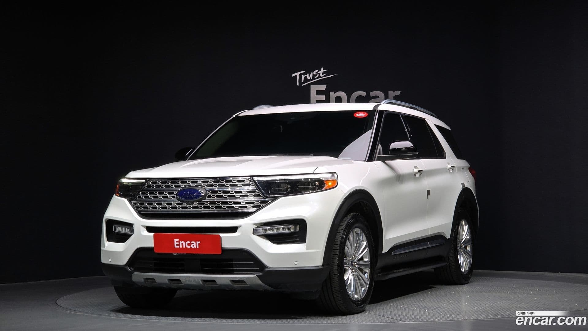 Main__Slider__Photo:Explorer Ford 2019.10-0