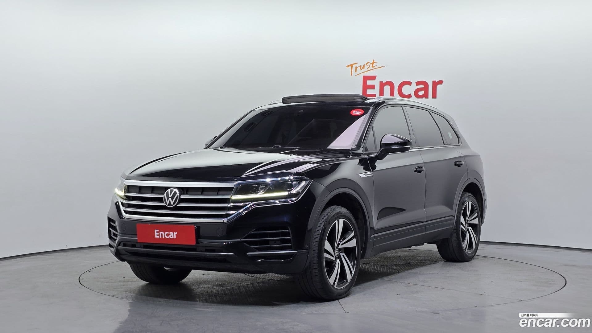 Main__Slider__Photo:Touareg Volkswagen 2021.0-0
