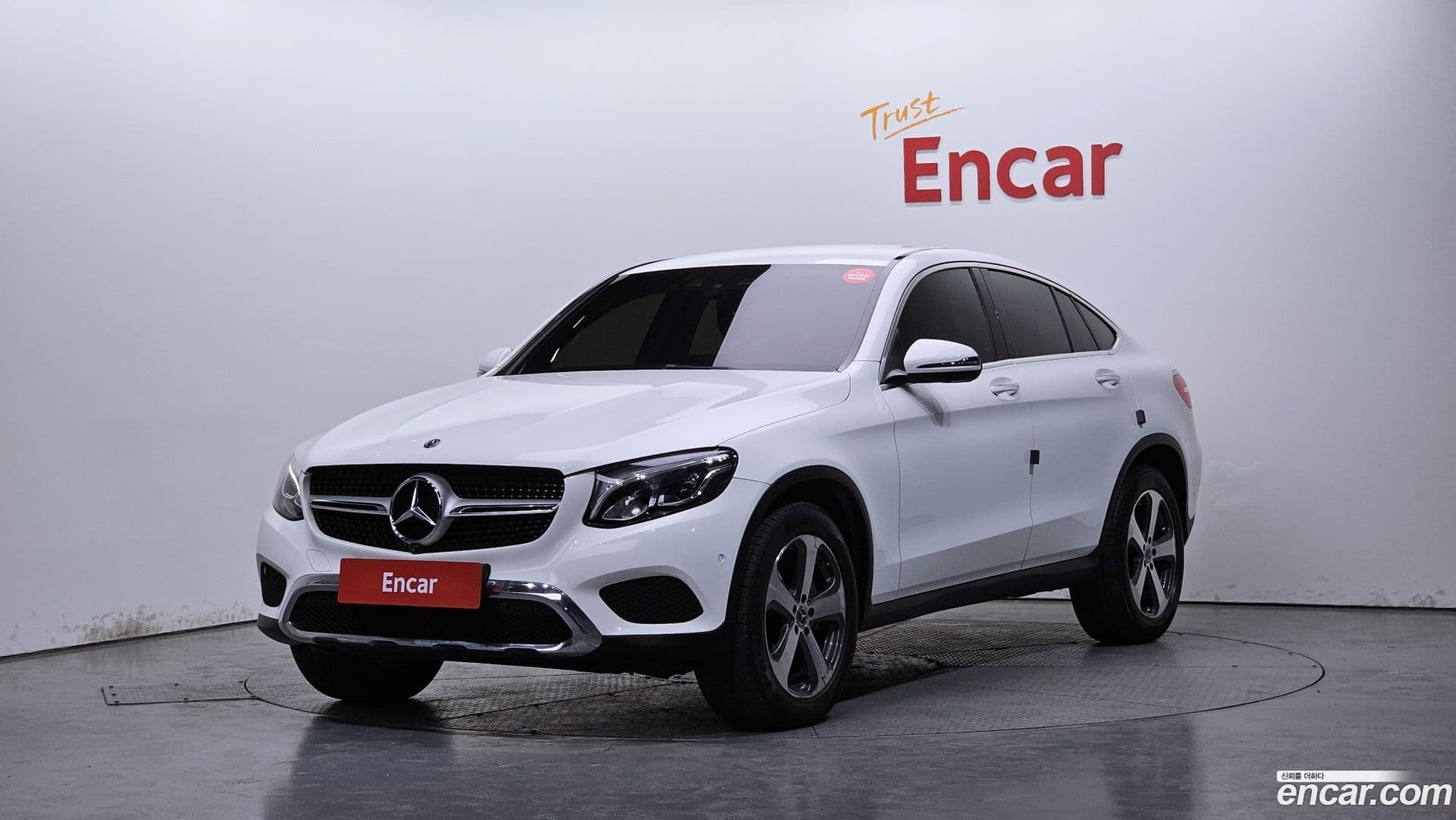 Main__Slider__Photo:GLC-Class Mercedes-Benz 2019.3-0
