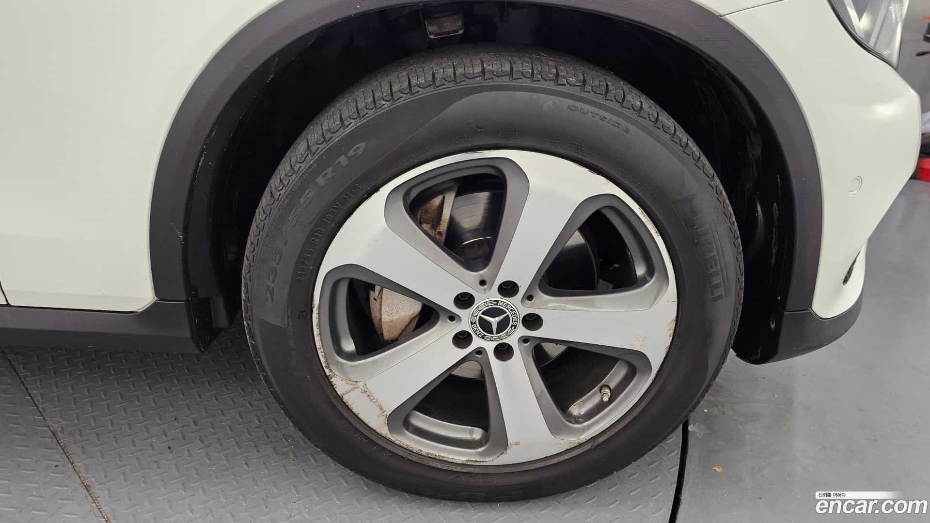 GLC-Class Mercedes-Benz 2019.3-OUTER-005
