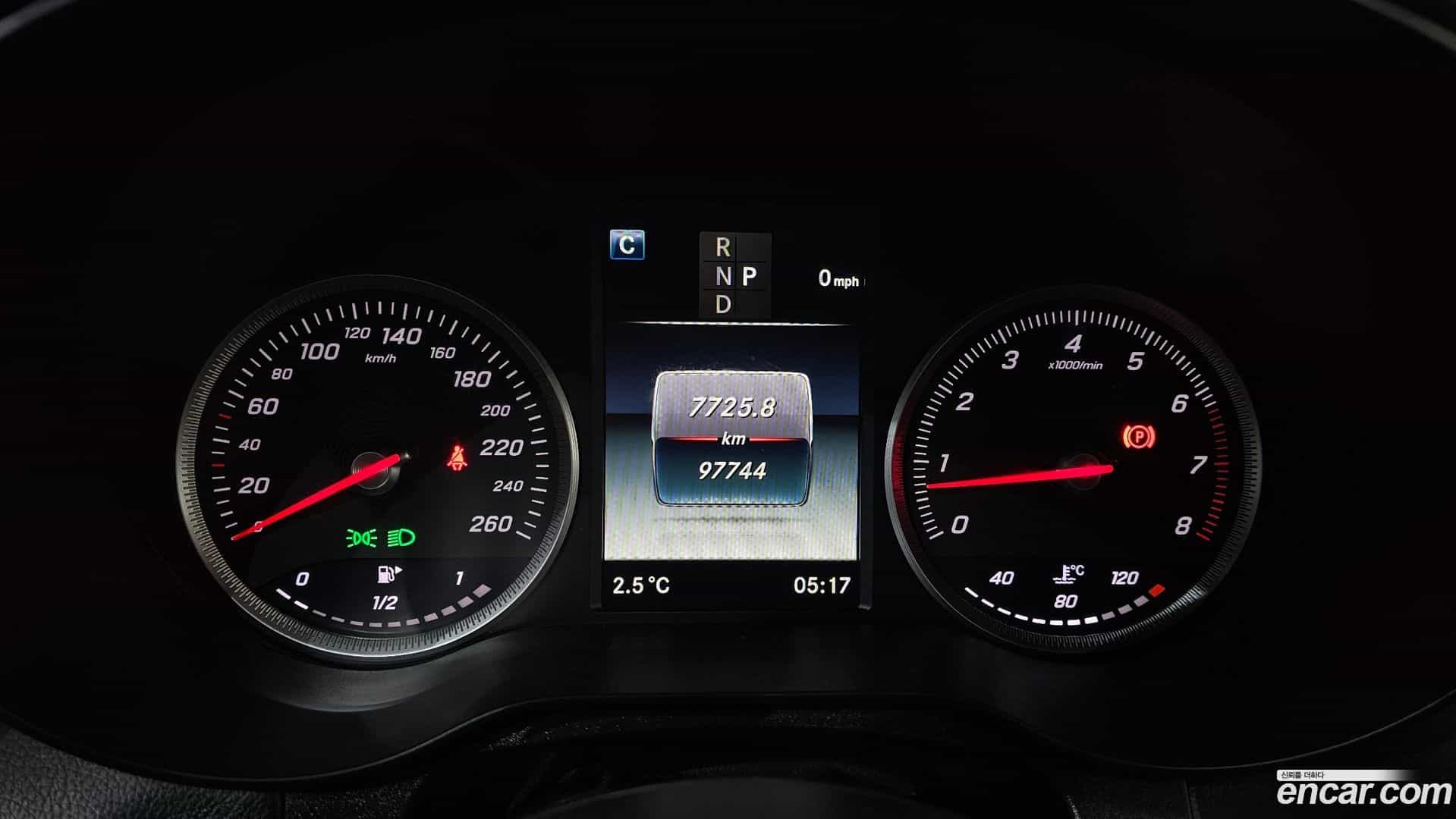 GLC-Class Mercedes-Benz 2019.3-INNER-008