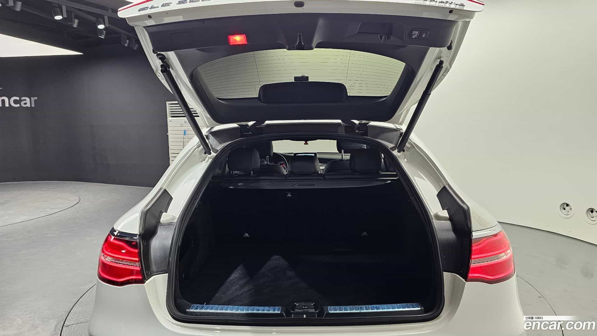 GLC-Class Mercedes-Benz 2019.3-OPTION-024