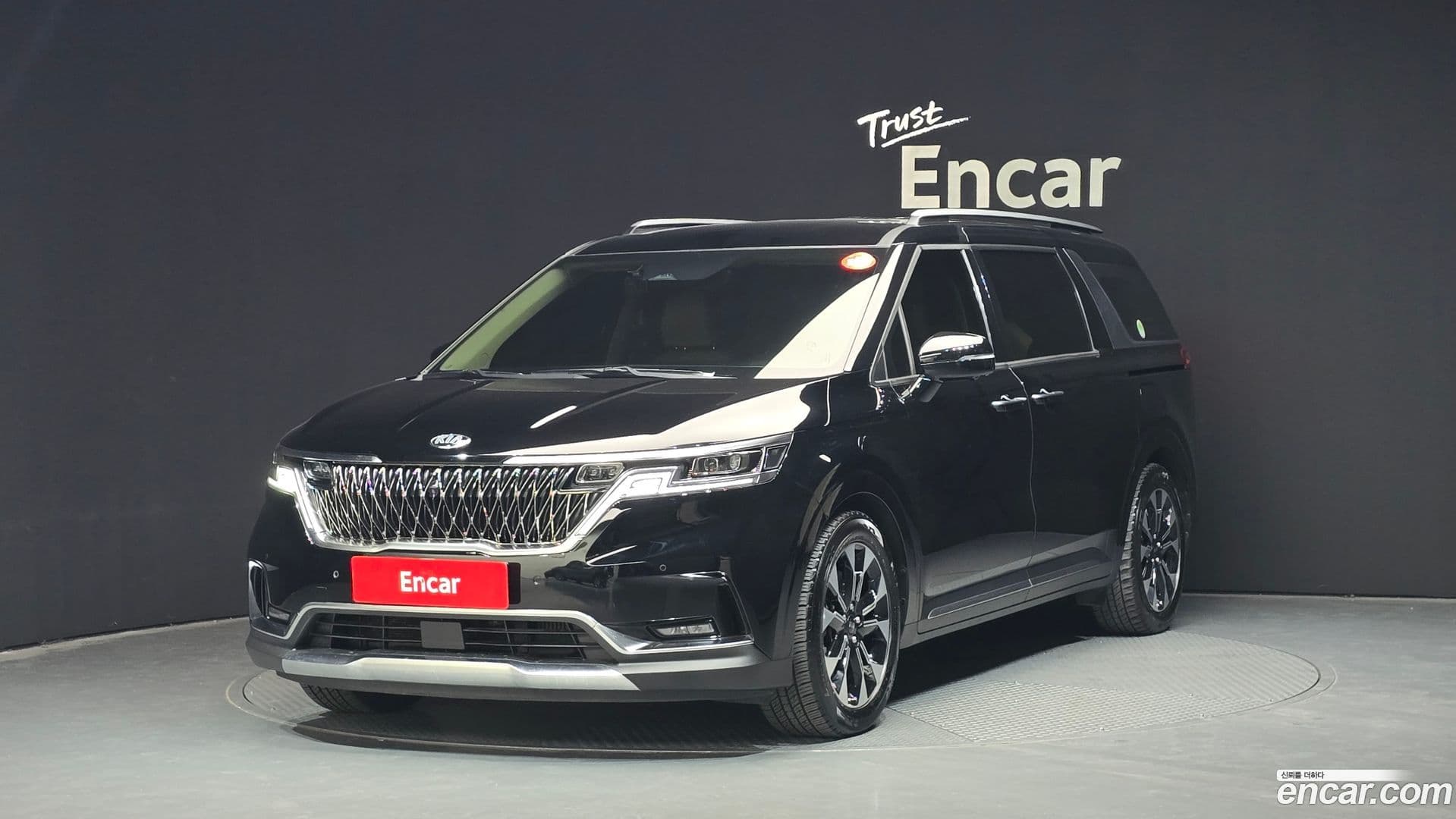 Main__Slider__Photo:Canival Kia 2020.11-0