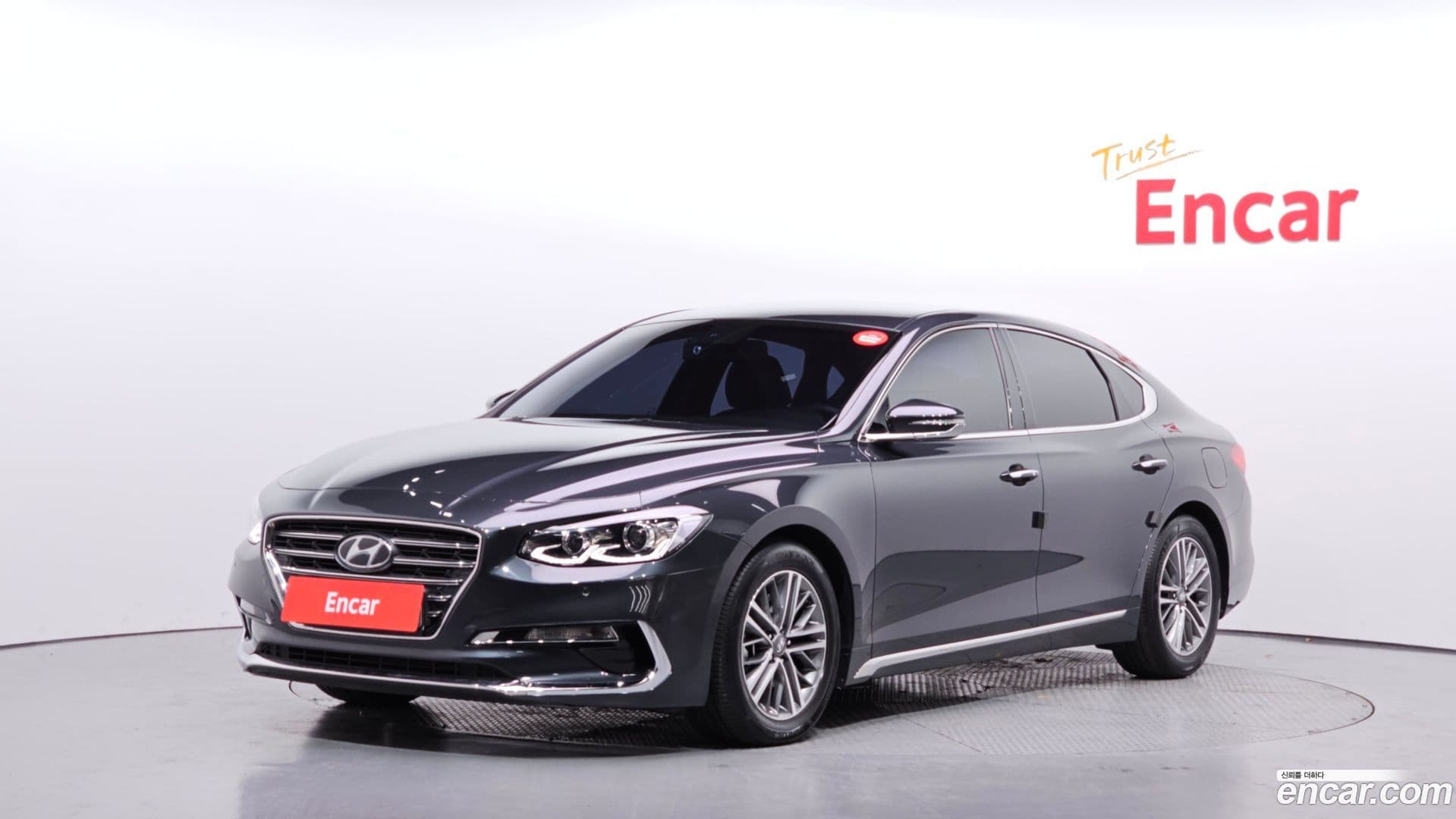 Main__Slider__Photo:Grandeur Hyundai 2018.1-0