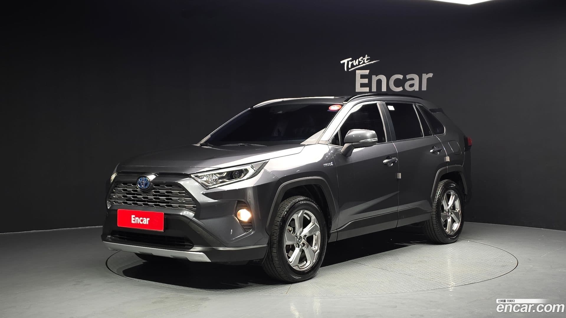 Main__Slider__Photo:RAV4 Toyota 2020.9-0