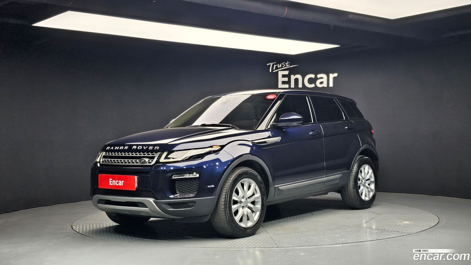 Main__Slider__Photo:Range Rover Evoque Land Rover 2018.2-0