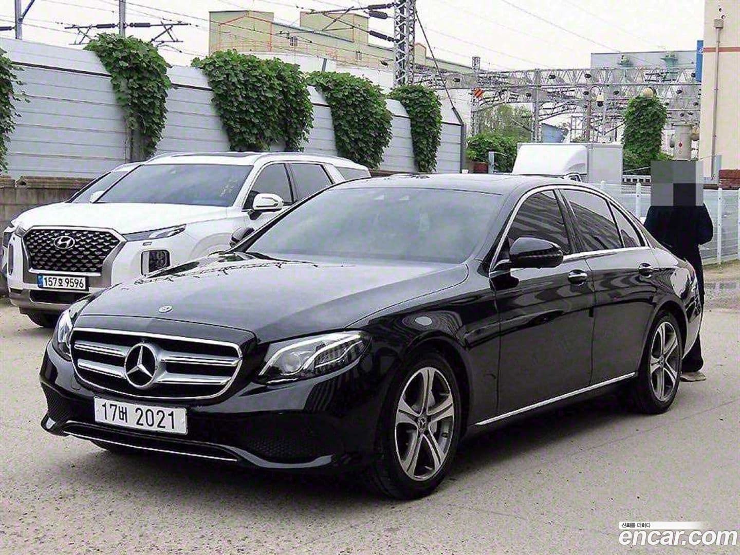 Main__Slider__Photo:E-Class Mercedes-Benz 2017.8-0