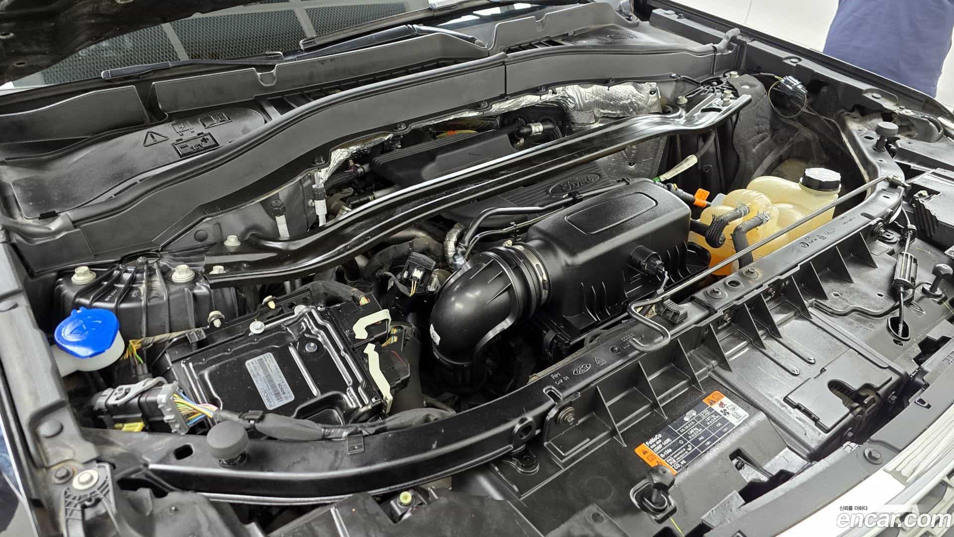 Explorer Ford 2019.11-INNER-006