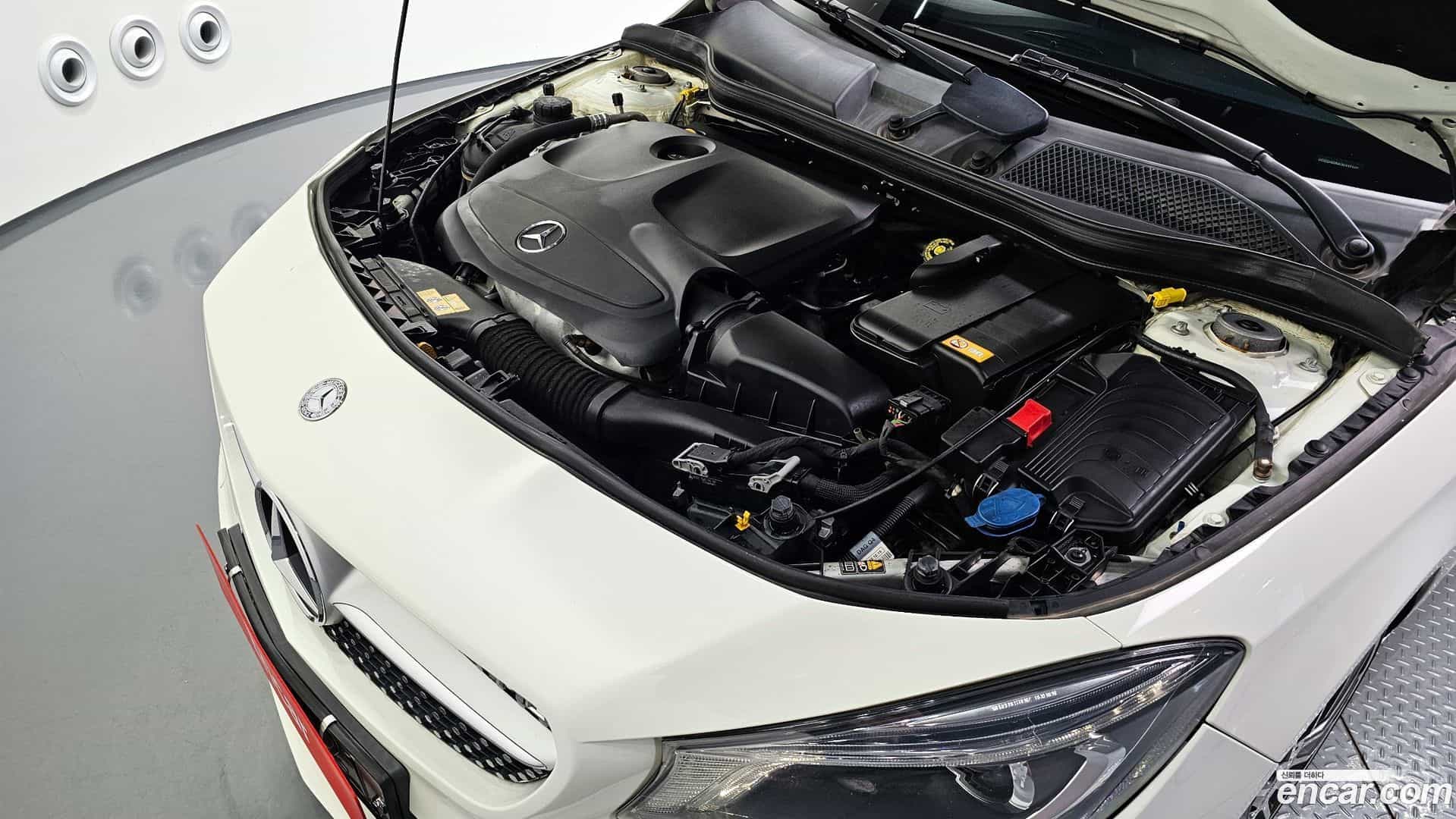 CLA-Class Mercedes-Benz 2016.1-INNER-006