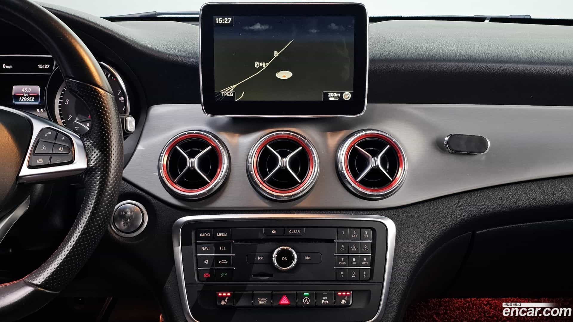 CLA-Class Mercedes-Benz 2016.1-OPTION-020
