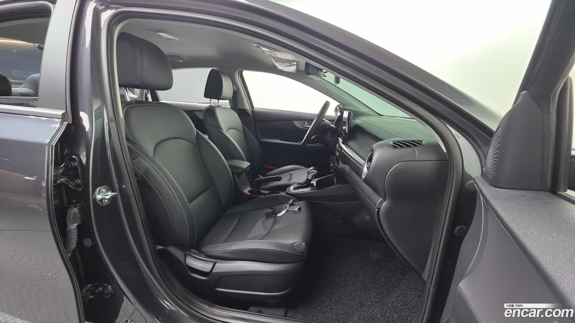 K3 Kia 2023.10-INNER-010