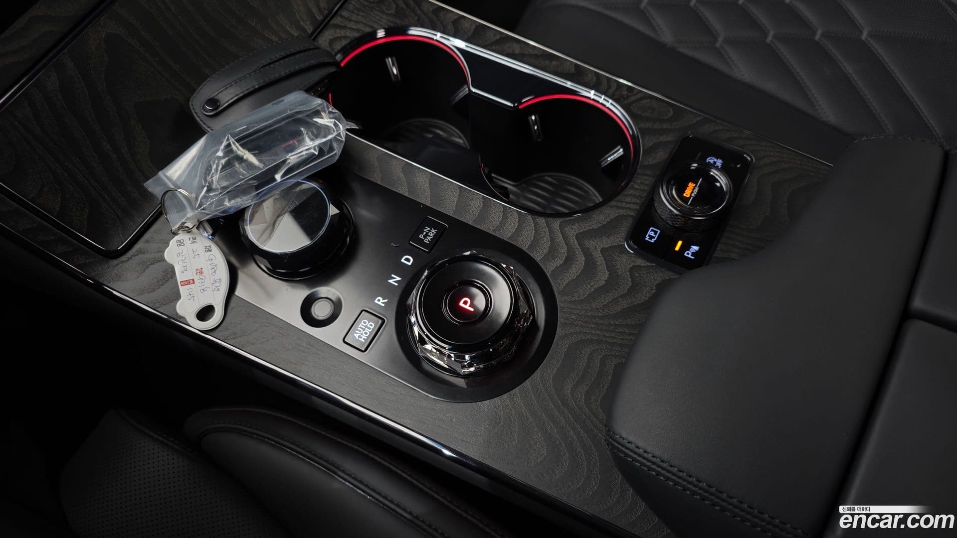 Main__Slider__Photo:GV80 Genesis 2025.0-8