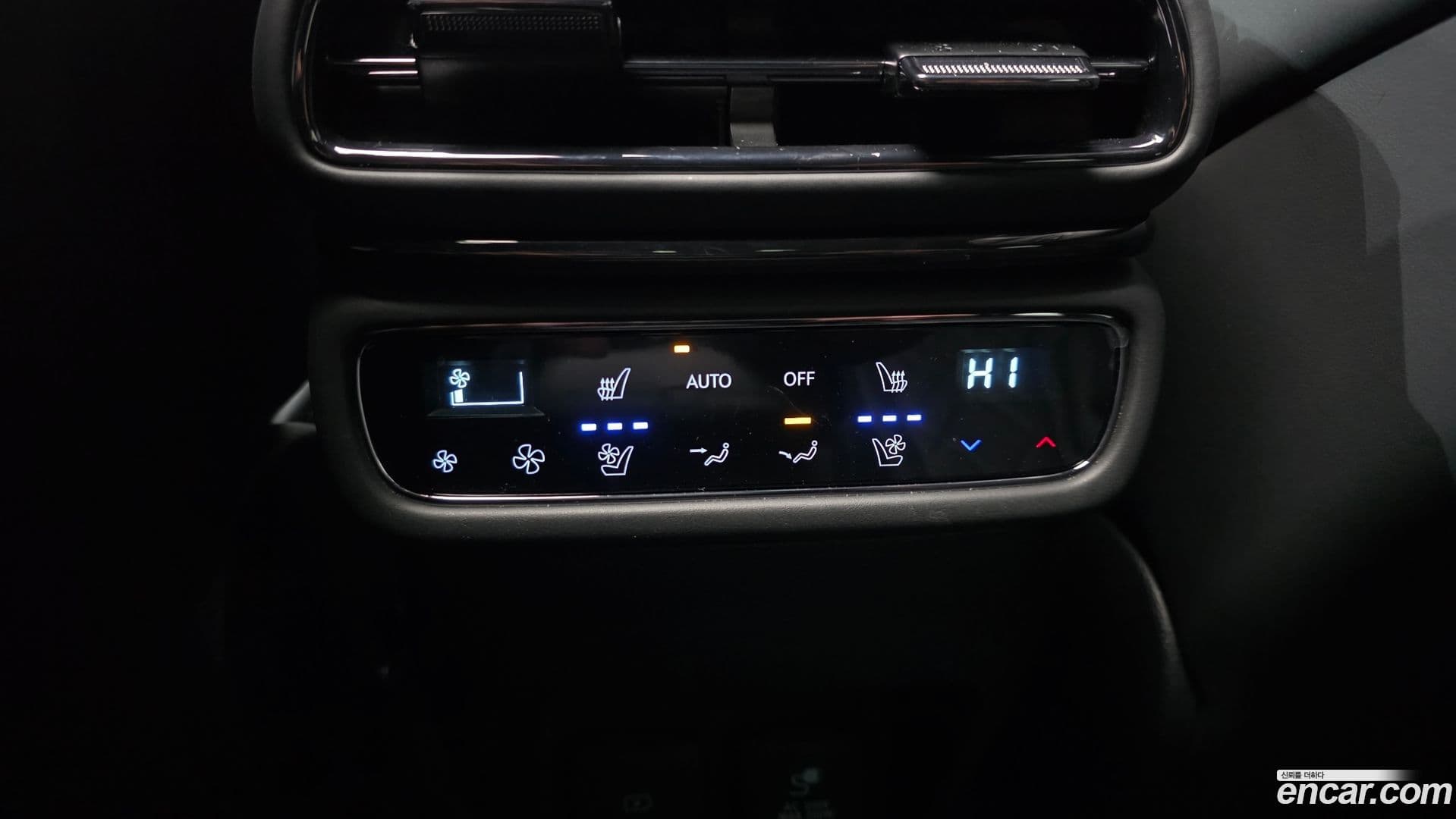 Main__Slider__Photo:GV80 Genesis 2025.0-17