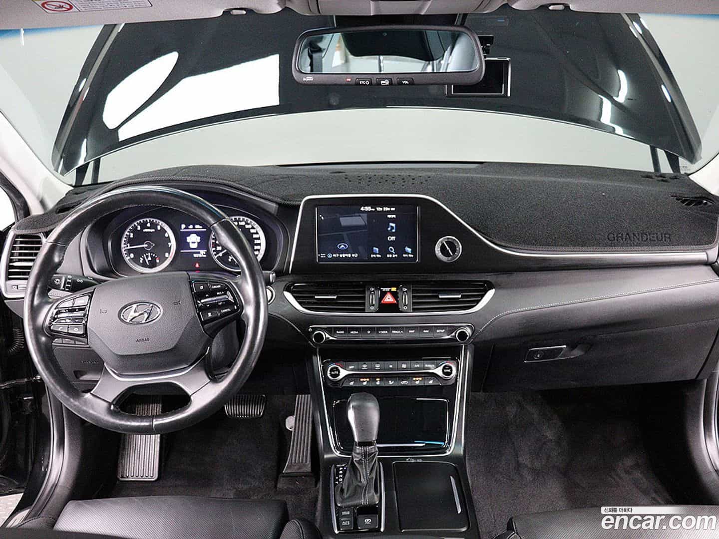 Grandeur Hyundai 2017.1-OPTION-017