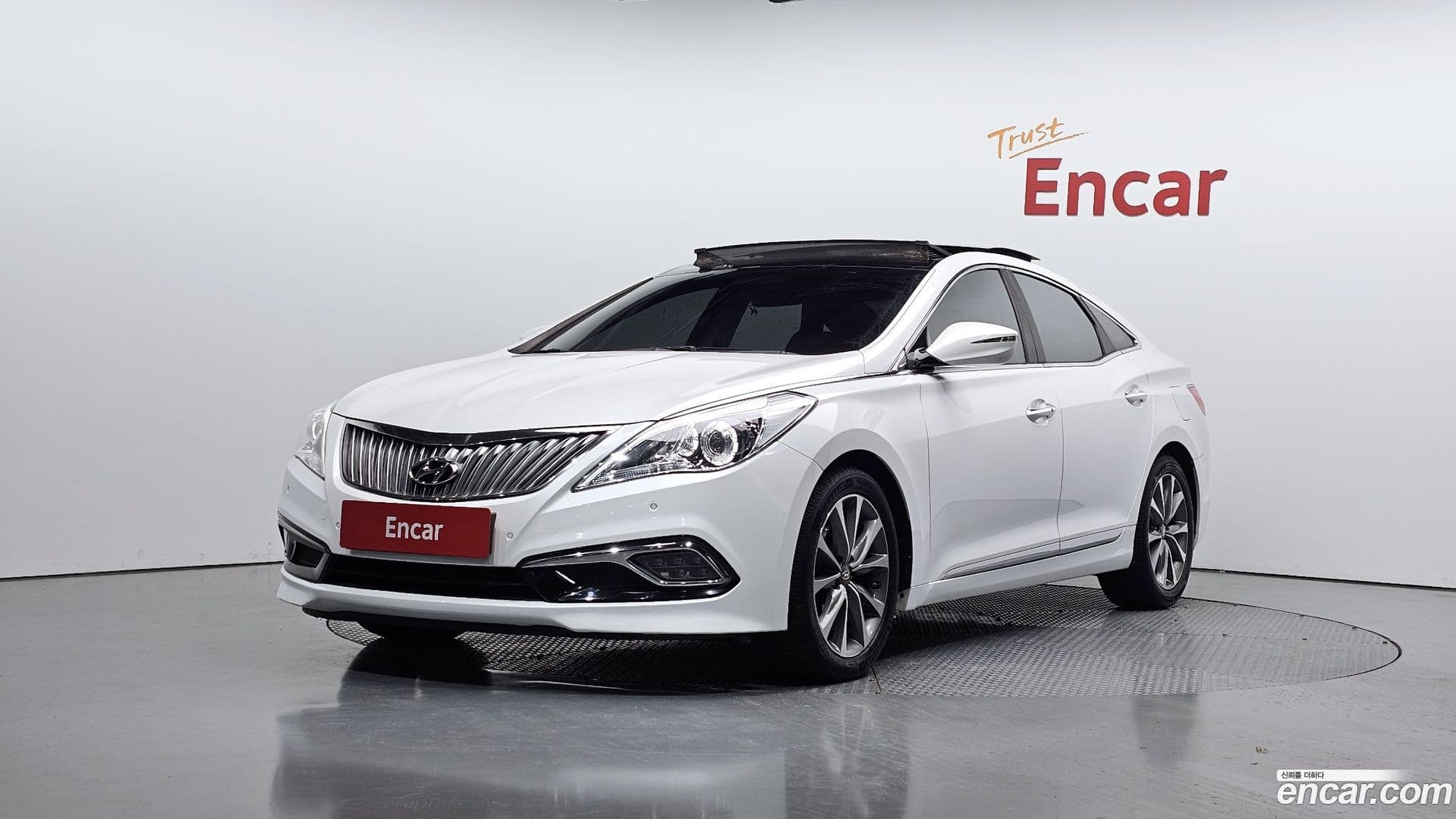 Main__Slider__Photo:Grandeur Hyundai 2014.7-0