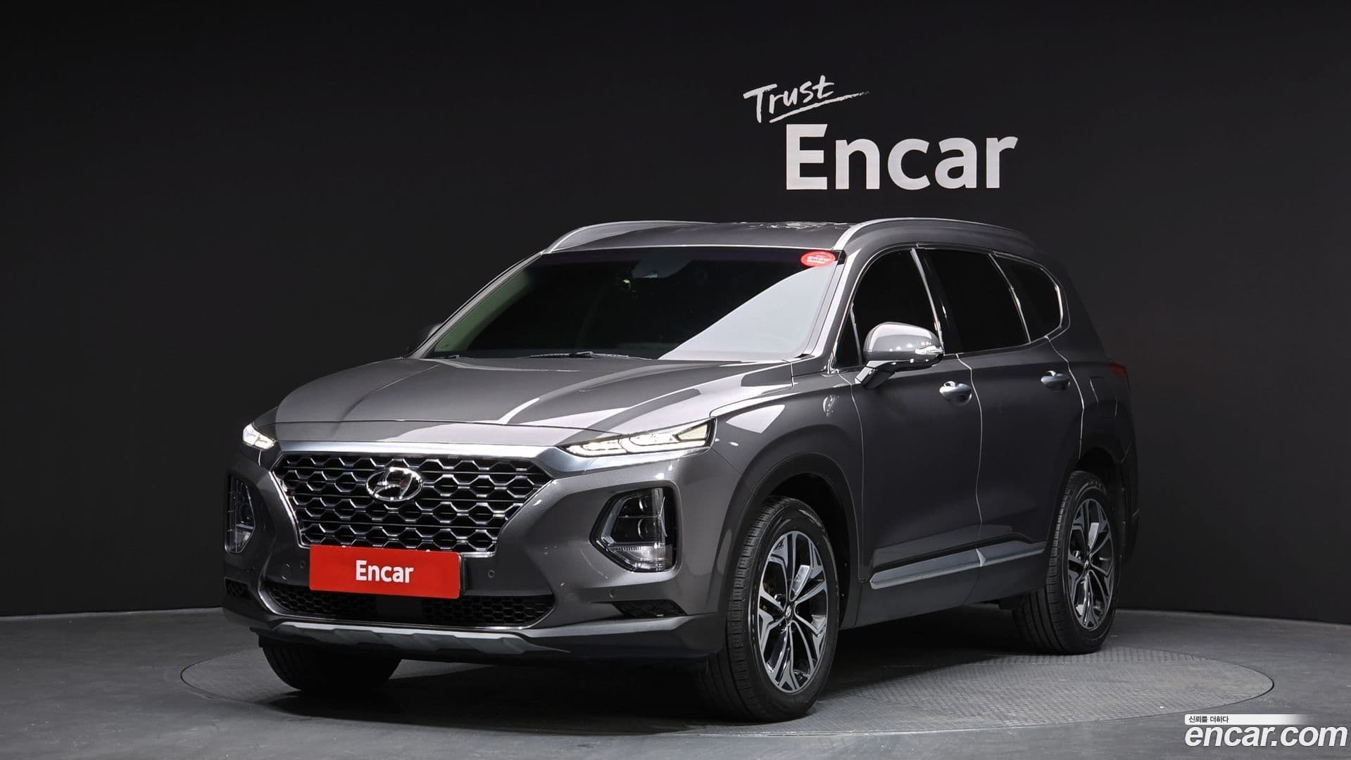 Main__Slider__Photo:Santafe Hyundai 2020.1-0