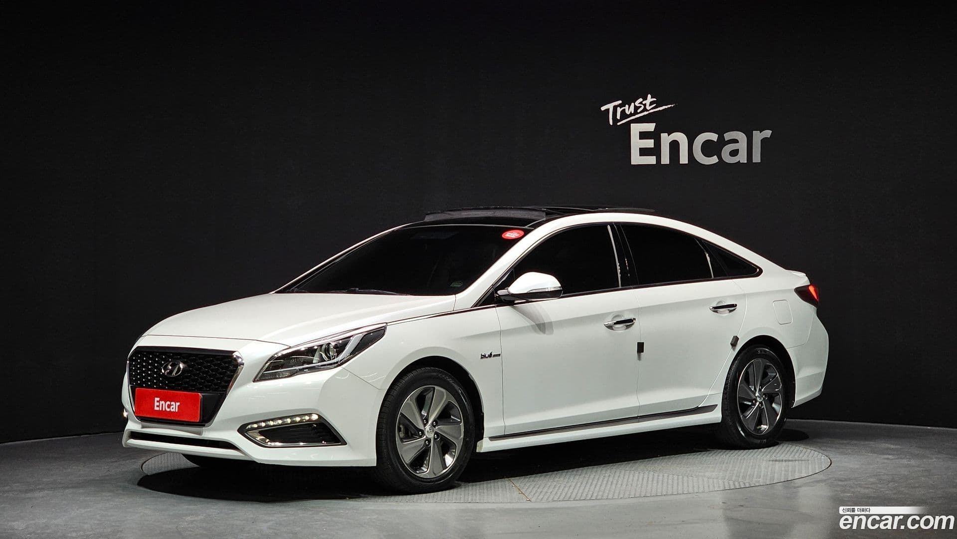 Main__Slider__Photo:Sonata Hyundai 2016.3-0