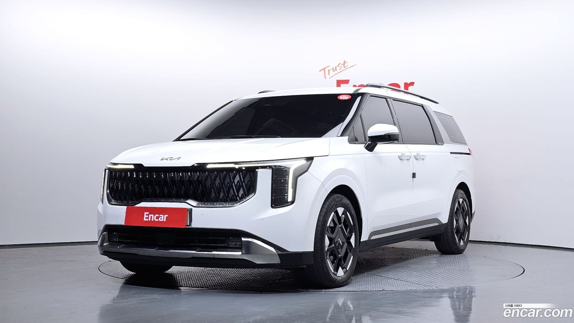 Main__Slider__Photo:Canival Kia 2024.3-0