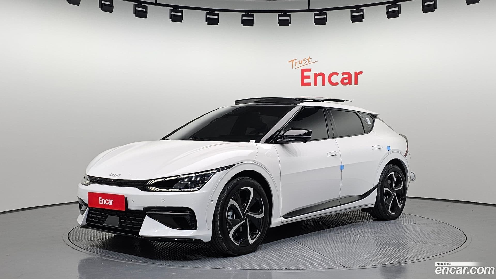 Main__Slider__Photo:EV6 Kia 2021.8-0