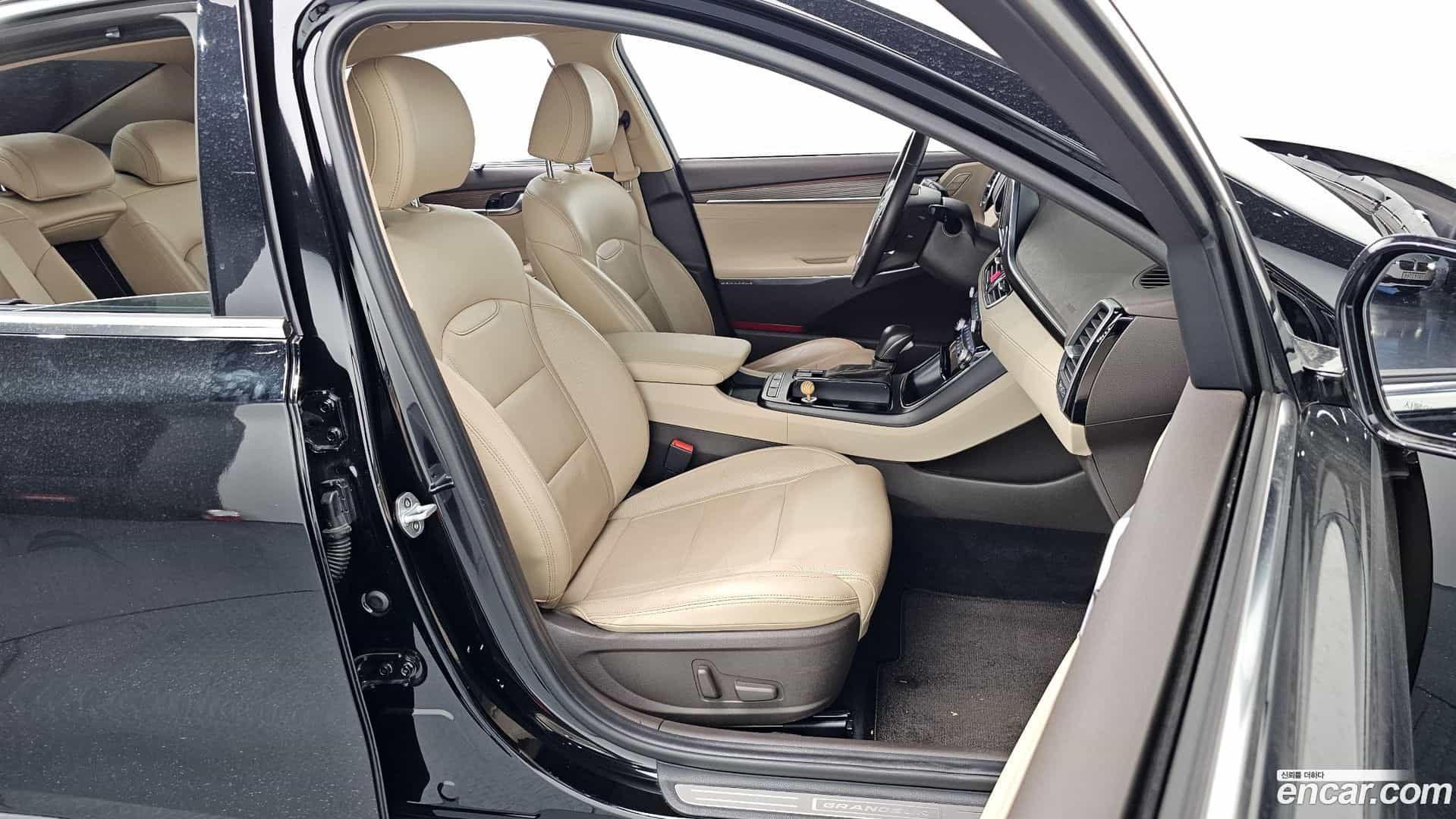 Grandeur Hyundai 2017.4-INNER-010