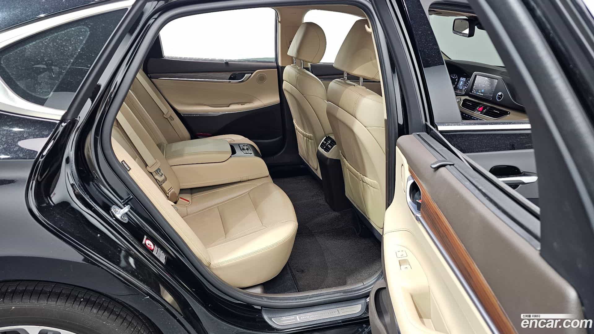 Grandeur Hyundai 2017.4-OPTION-015