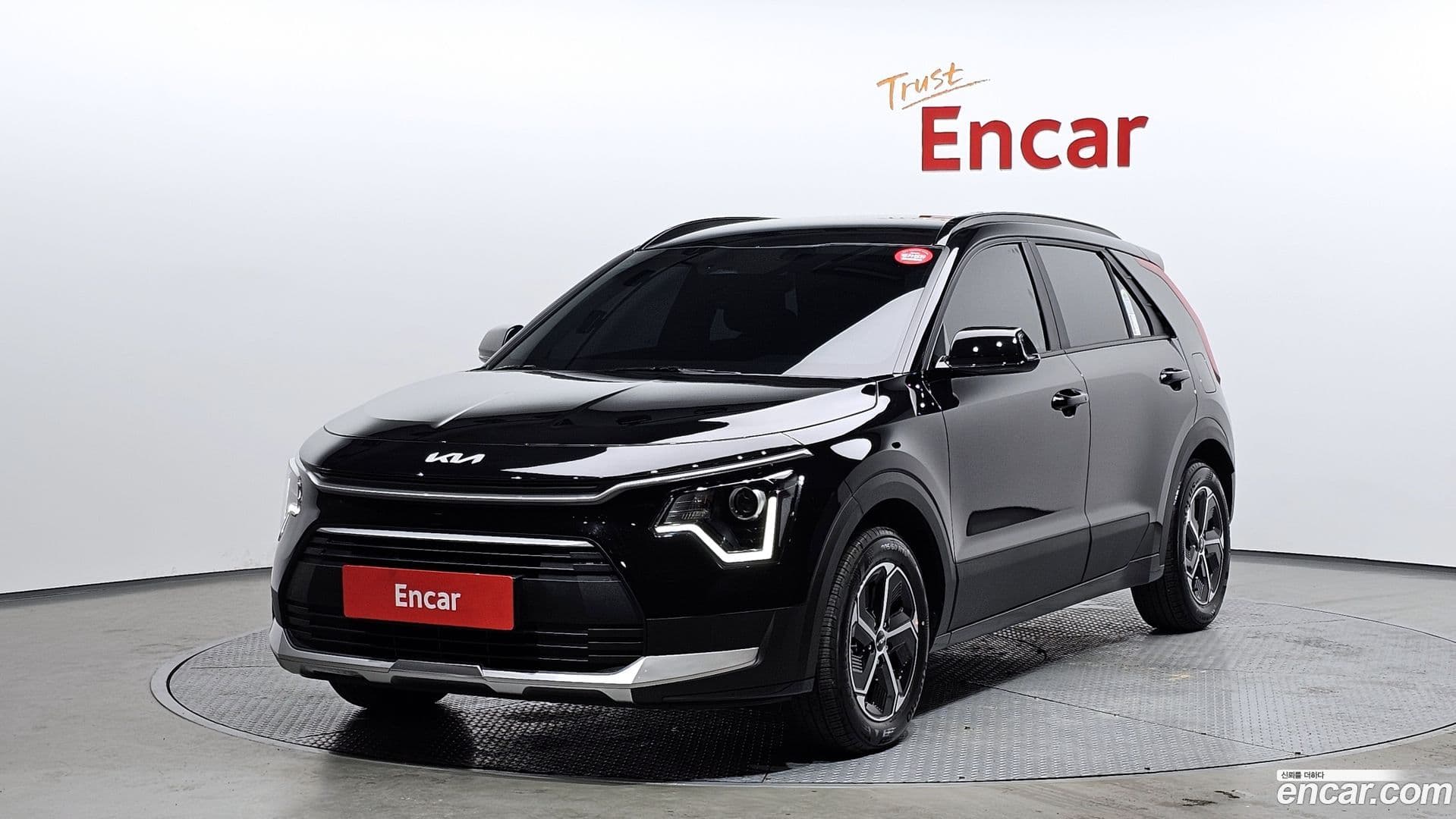 Main__Slider__Photo:Niro Kia 2025.10-0