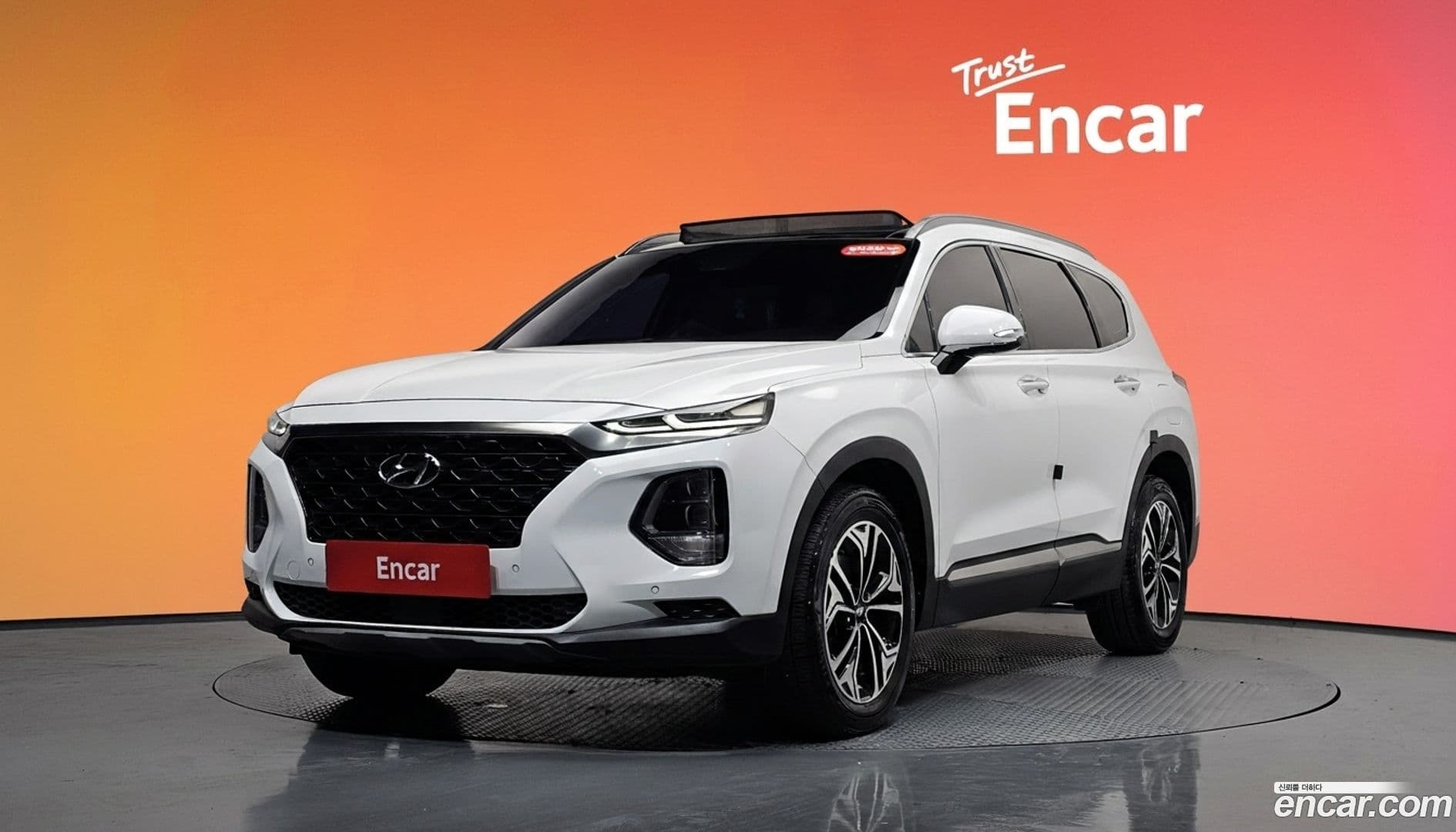 Main__Slider__Photo:Santafe Hyundai 2018.3-0