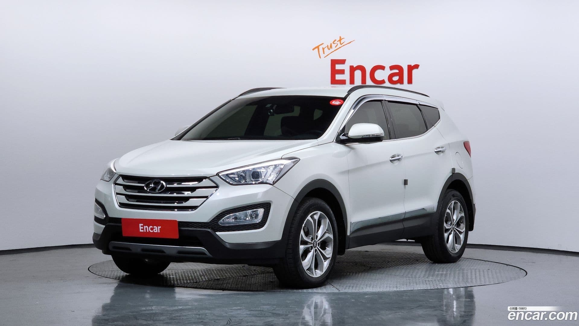 Main__Slider__Photo:Santafe Hyundai 2015.0-0