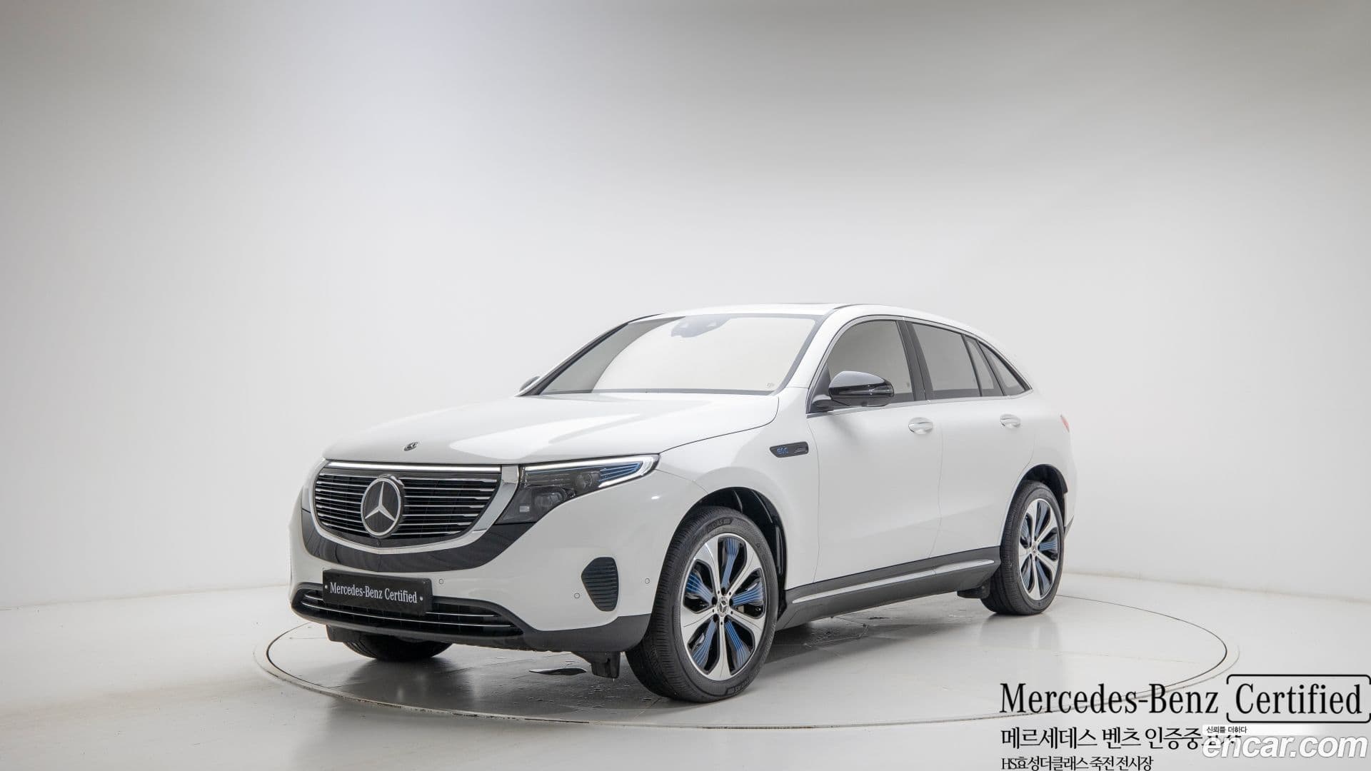Main__Slider__Photo:EQC Mercedes-Benz 2020.11-0