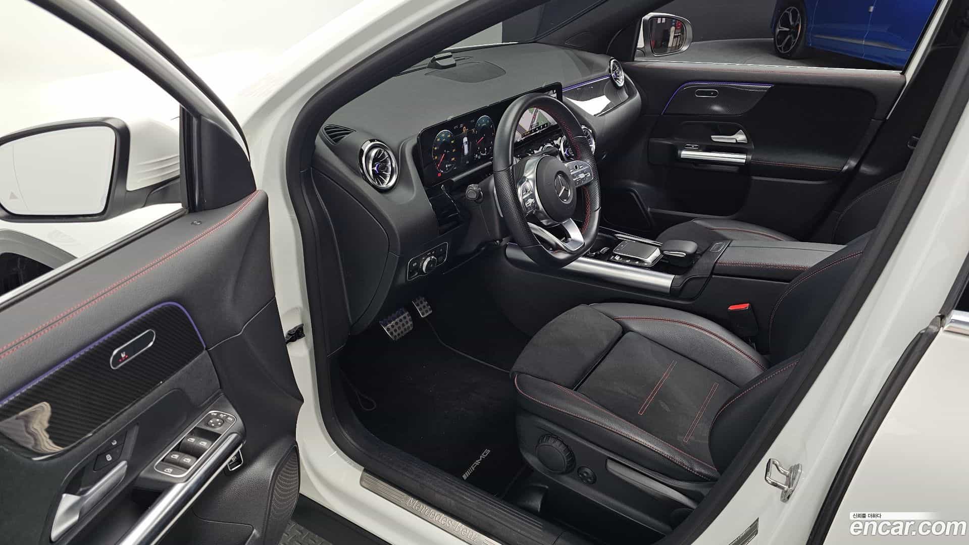 GLA-Class Mercedes-Benz 2022.11-OPTION-015