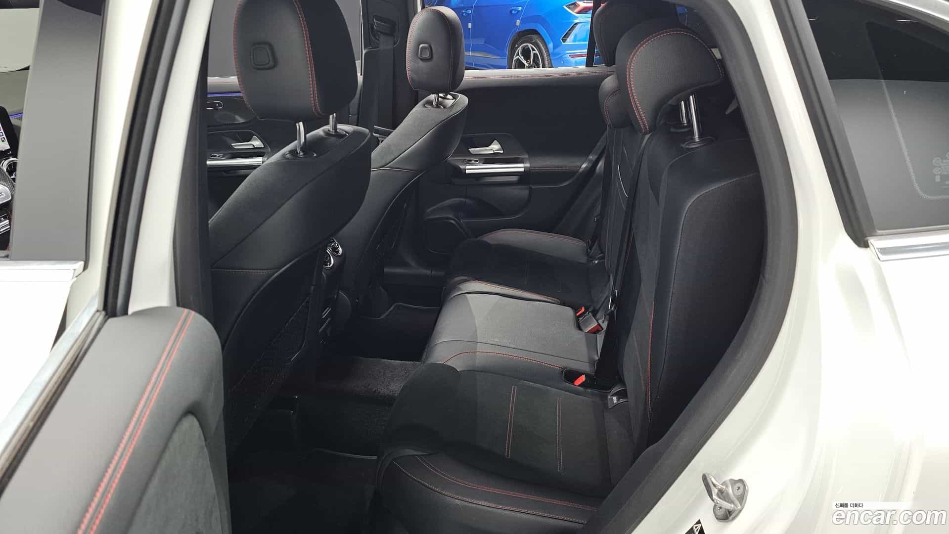 GLA-Class Mercedes-Benz 2022.11-OPTION-016
