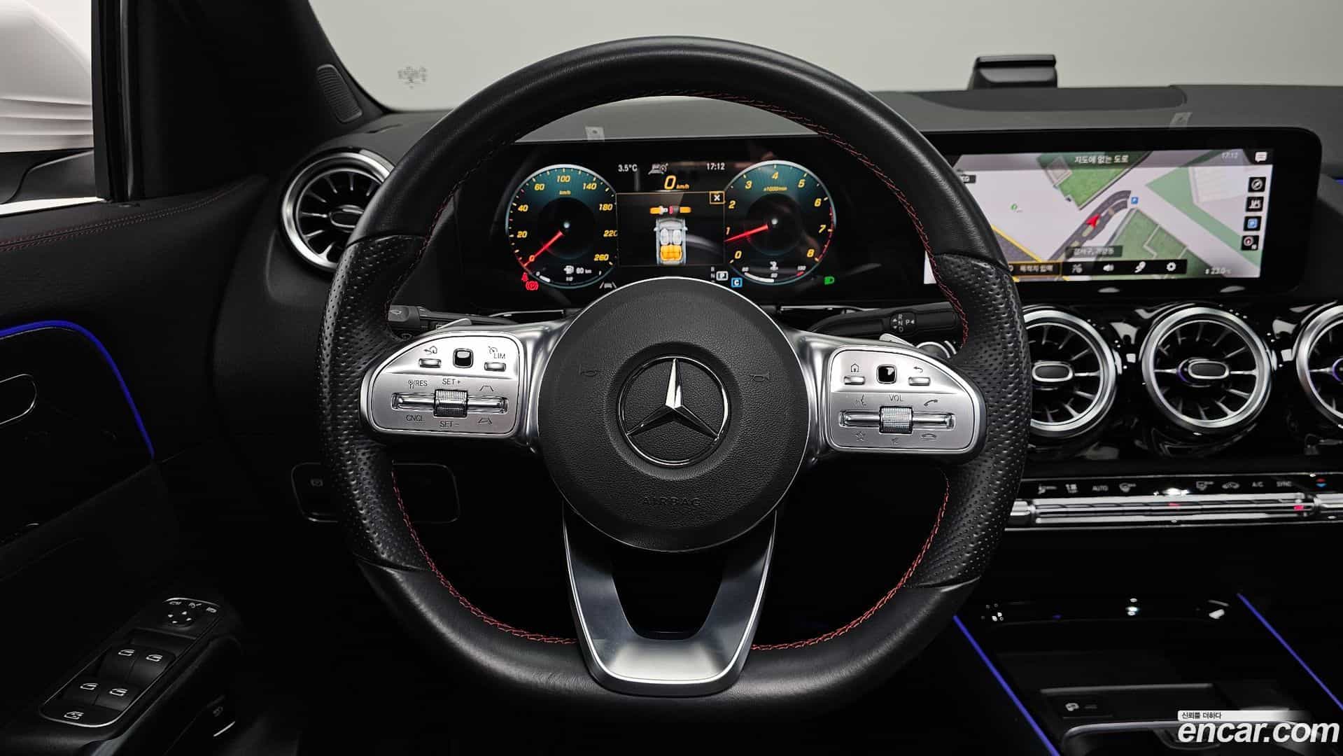 GLA-Class Mercedes-Benz 2022.11-OPTION-017