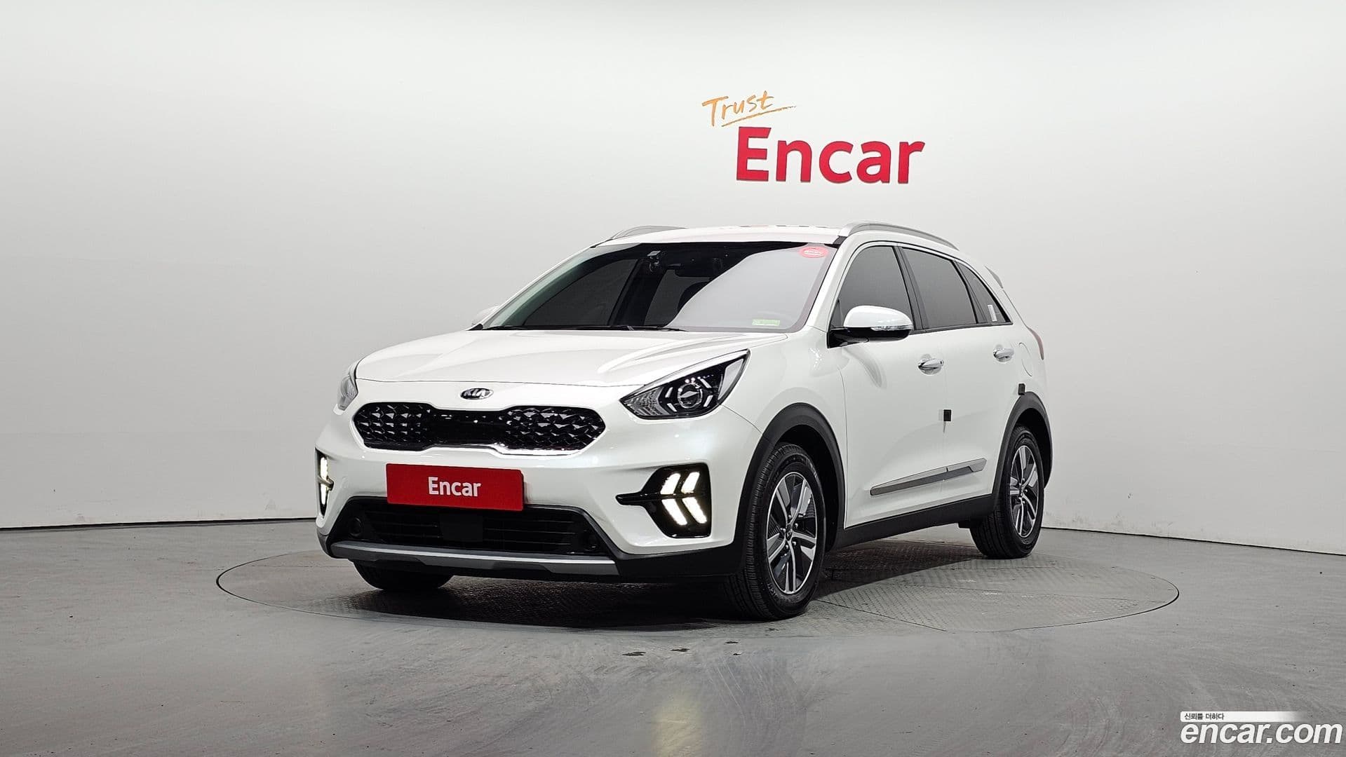 Main__Slider__Photo:Niro Kia 2019.3-0