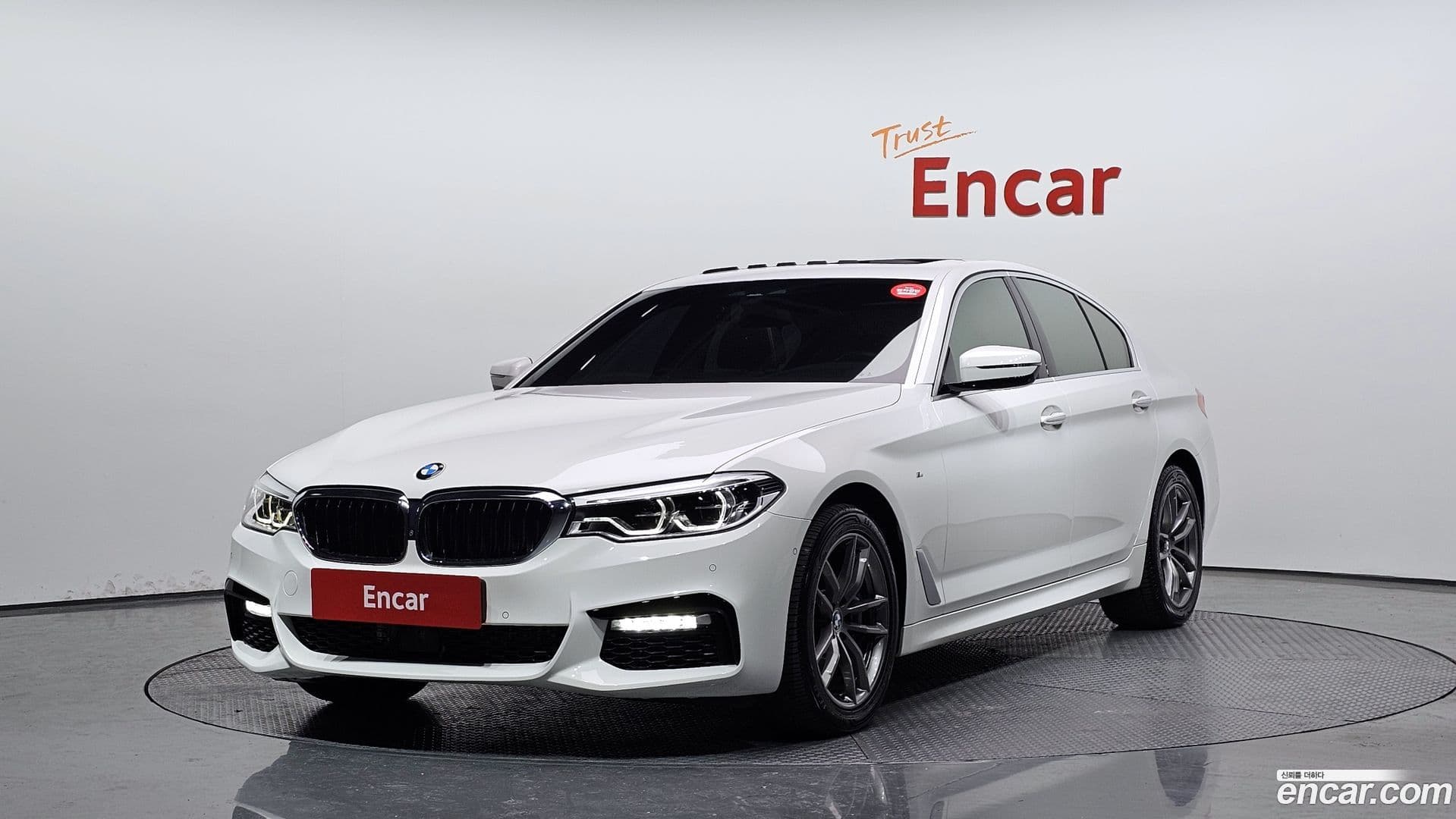 Main__Slider__Photo:5-Series BMW 2017.11-0