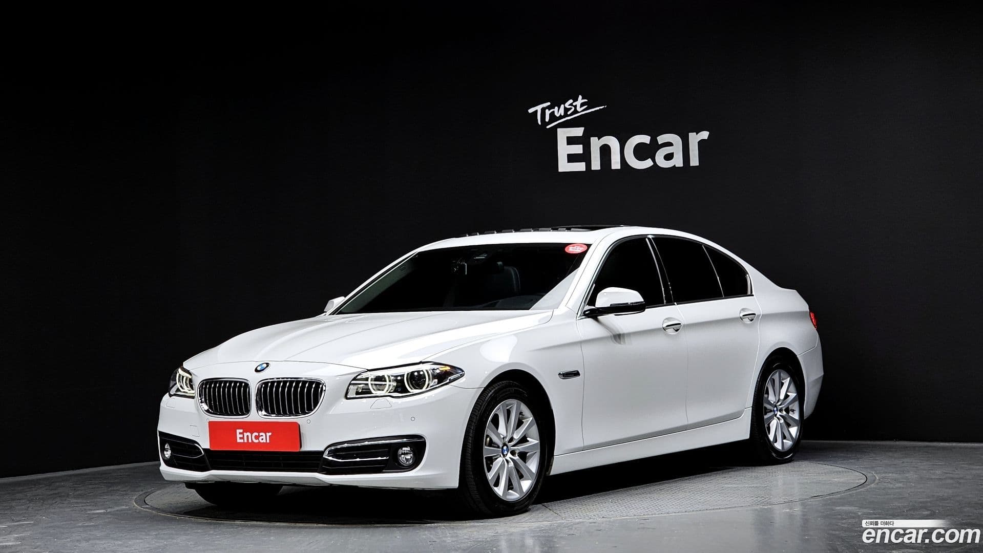 Main__Slider__Photo:5-Series BMW 2016.3-0