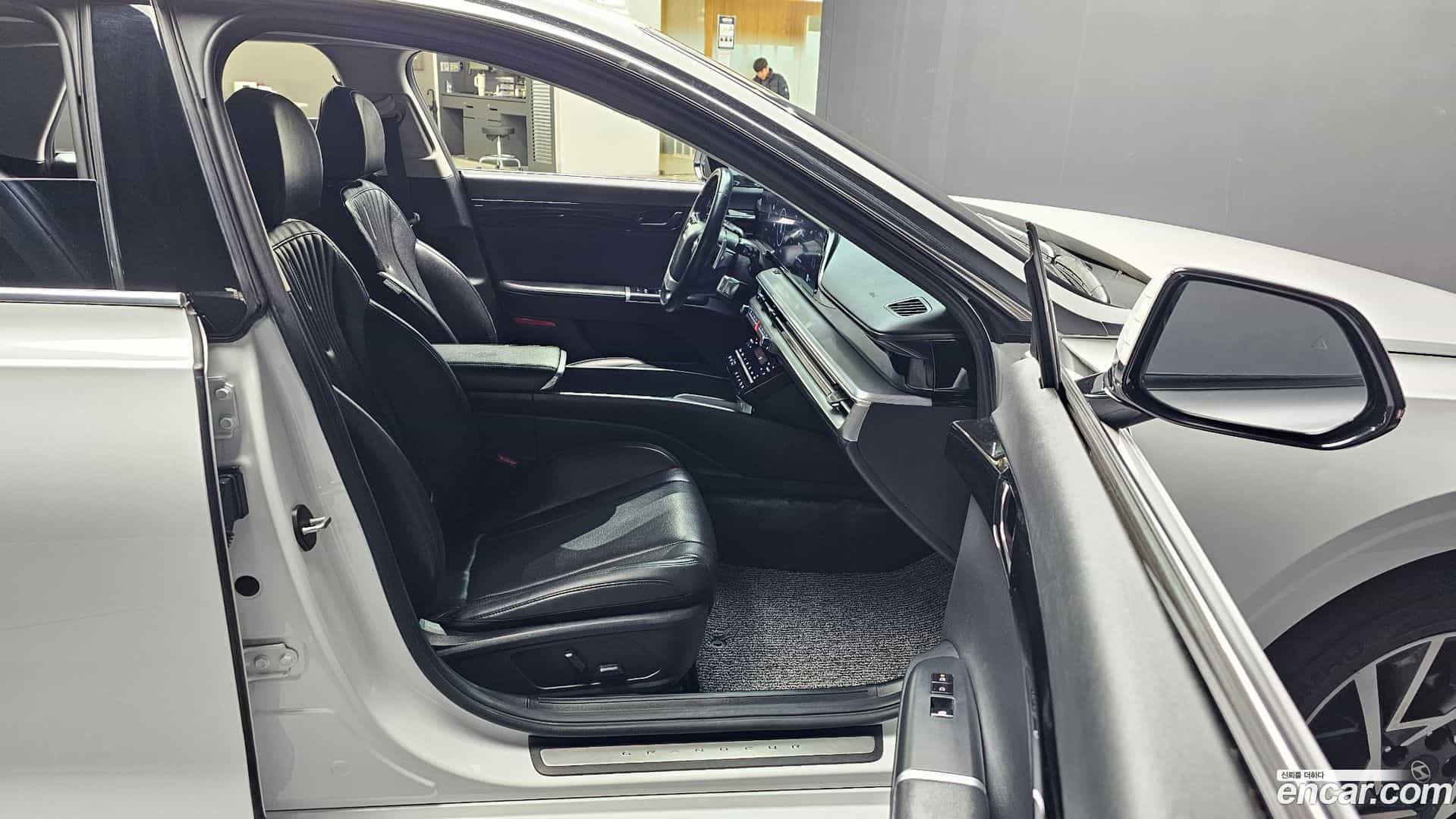 Grandeur Hyundai 2023.10-INNER-010